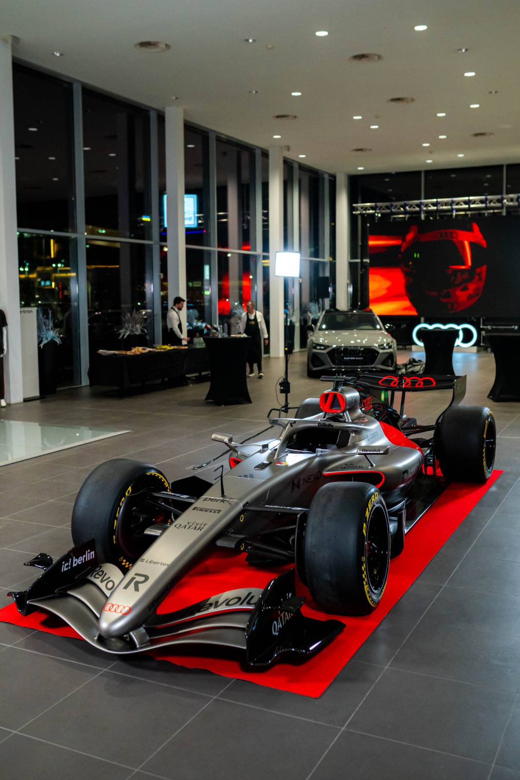 Monopostul Audi Formula 1 ajunge la București, la Porsche Pipera 2 PIA F1 070