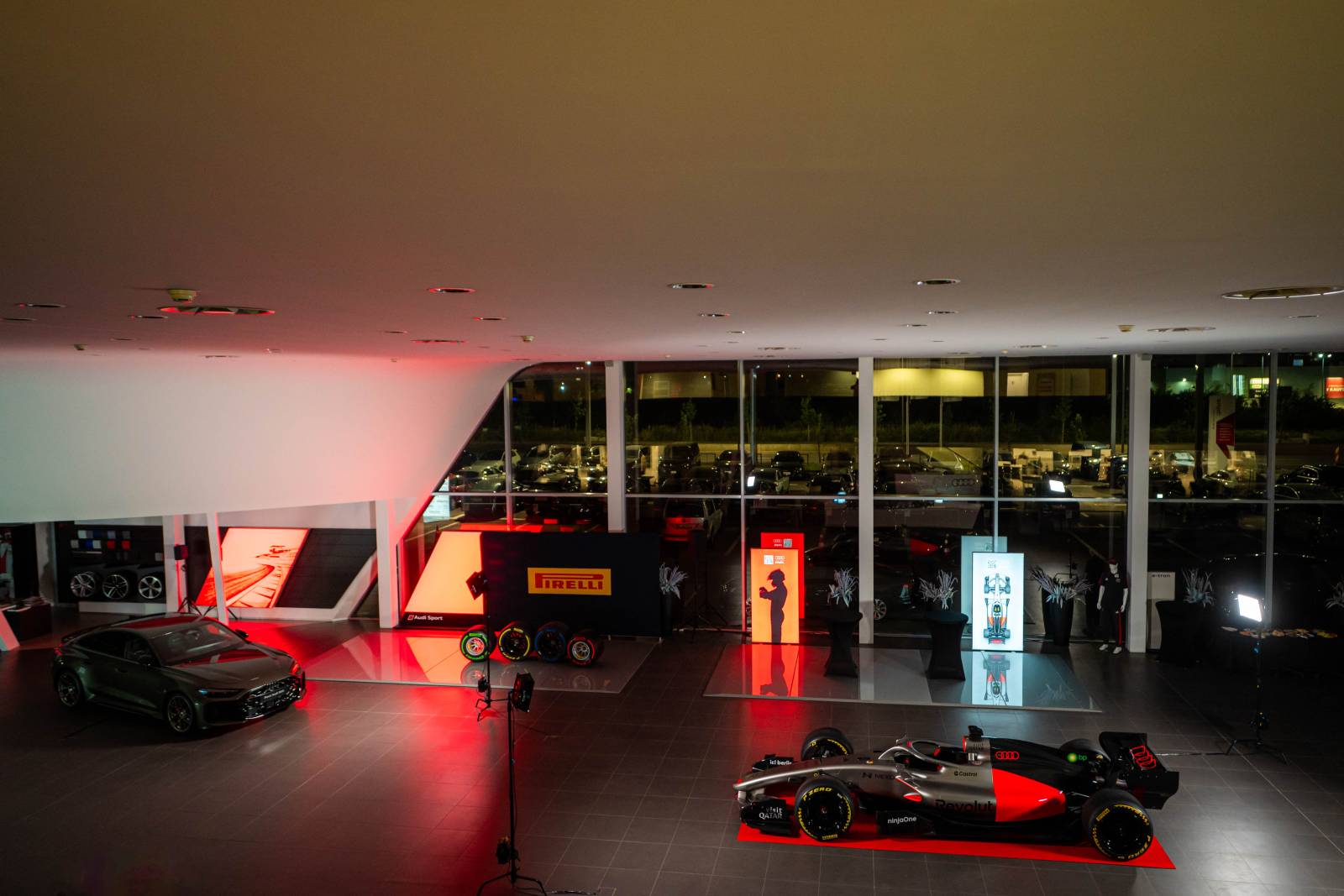 Monopostul Audi Formula 1 ajunge la București, la Porsche Pipera
