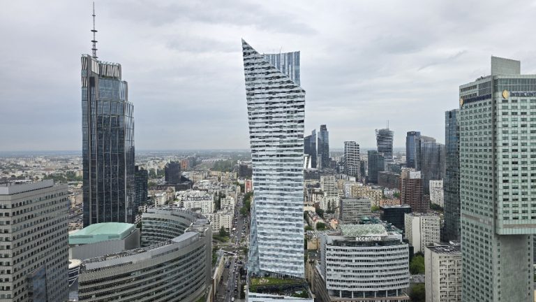 Polonia cladiri noi