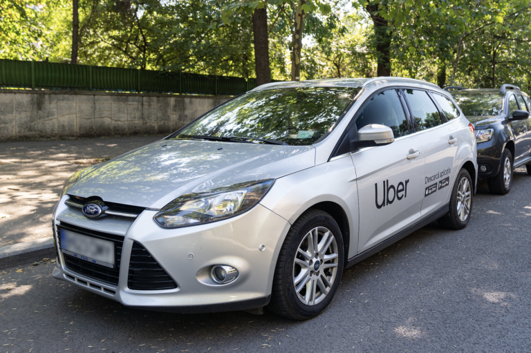 Uber vizual comunicat presa
