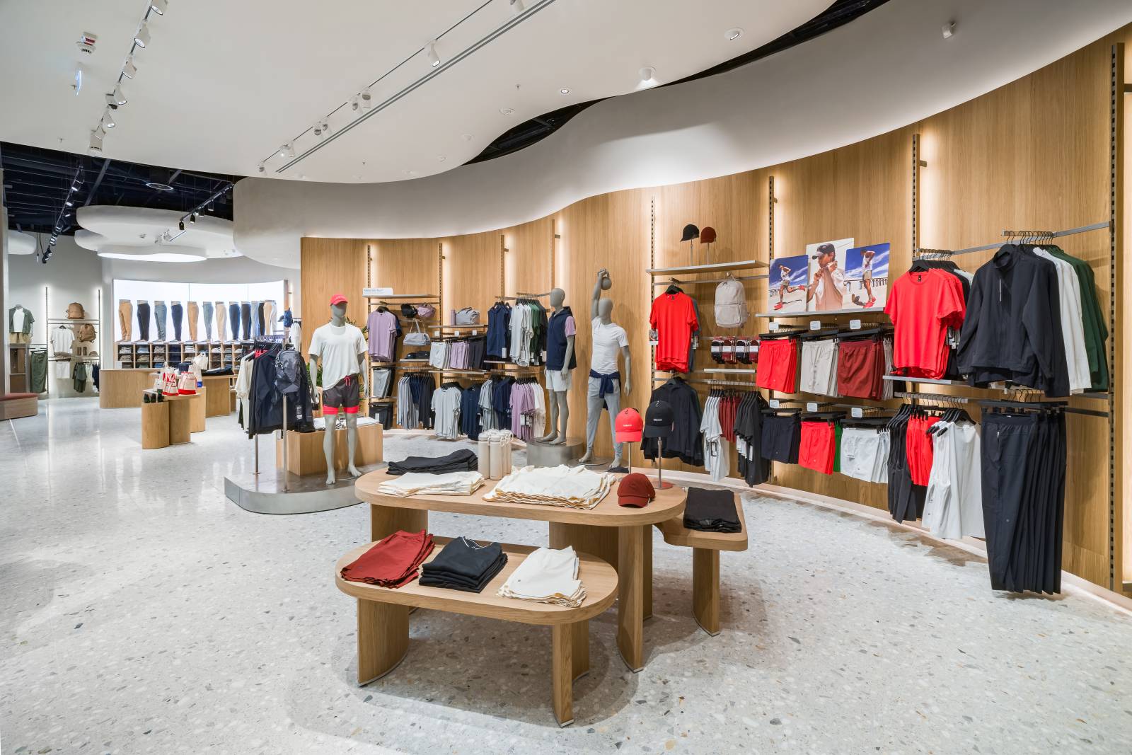 Primul magazin lululemon din România s-a deschis în București 7 lululemon 8