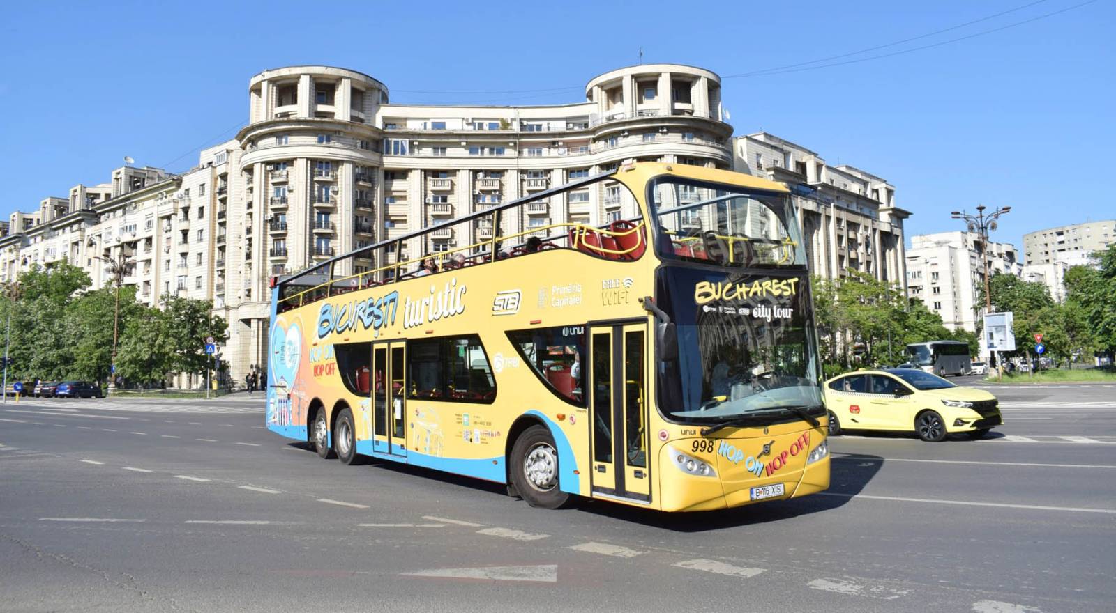 Bucharest City Tour: transportul public devine o experiență urbană și culturală 3 Bucharest City Tour