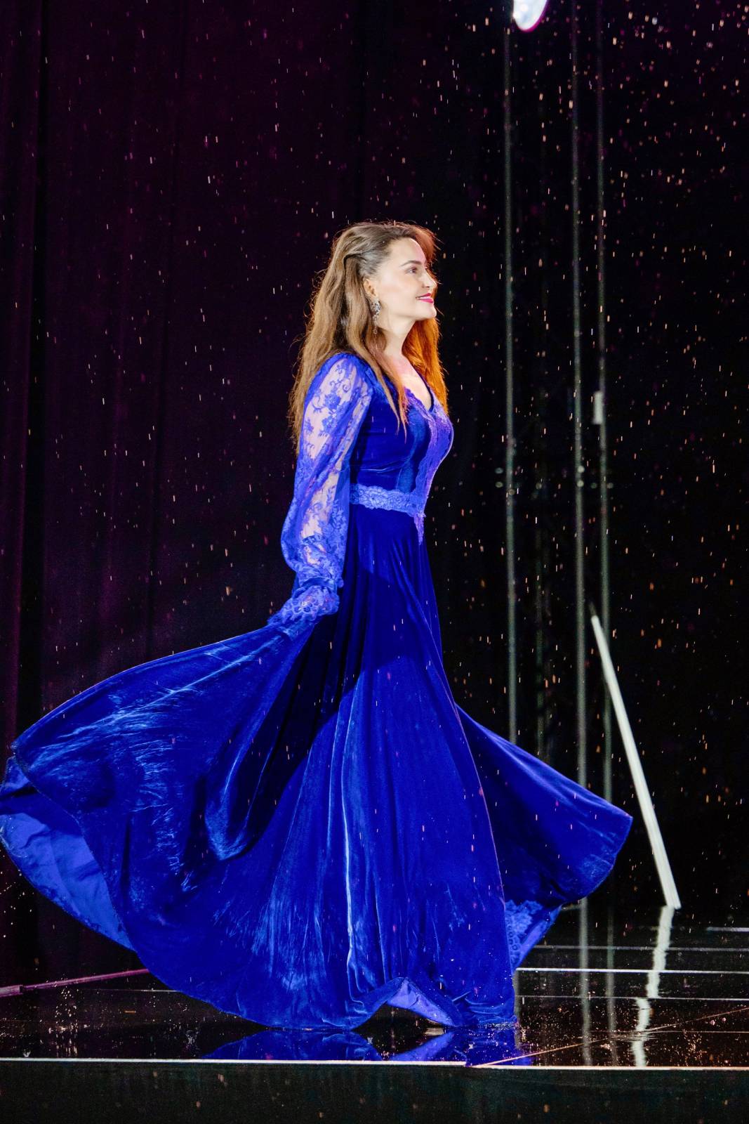 De la albastrul royal la covorul roșu. Cum transformă Ramona Nacu RIAMOR într-un brand internațional 12 CREATIILE Riamor 13