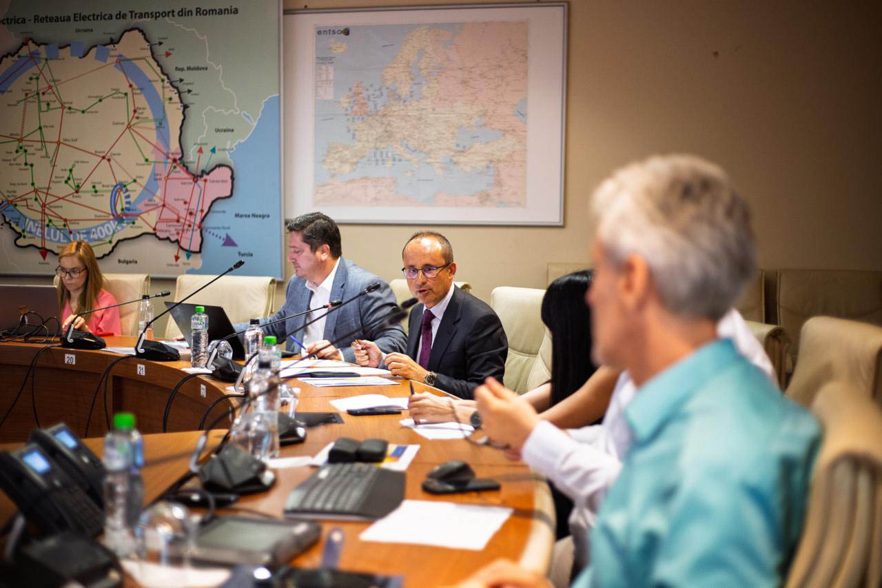 Transelectrica estimează un vârf de consum de până la 7.800 MW în valul de caniculă. De unde va veni energia după oprirea reactorului de la Cernavodă 1 Comandament energetic iulie 2026