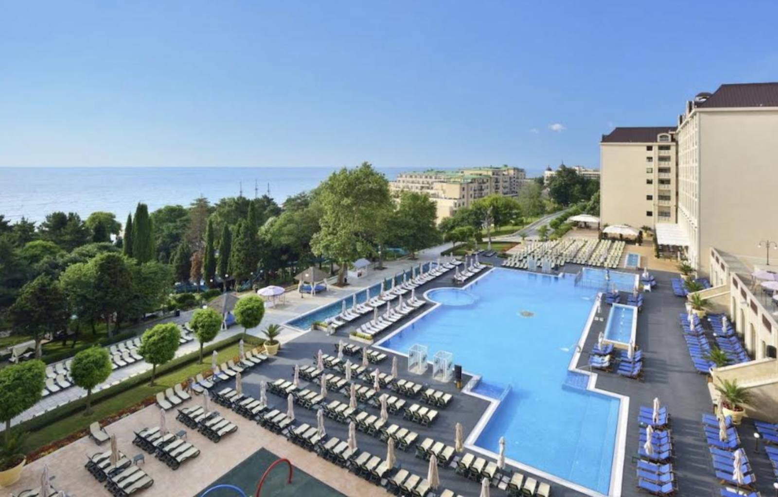 Travel Planner: O familie plătește, în general, între 1.100 și 1.300 de euro pentru 5–6 zile de vacanță 1 Travel Planner: O familie formată din doi adulți și un copil care își dorește o vacanță all inclusive de 5-6 nopți în Bulgaria plătește, în general, 1.100-1.300 de euro