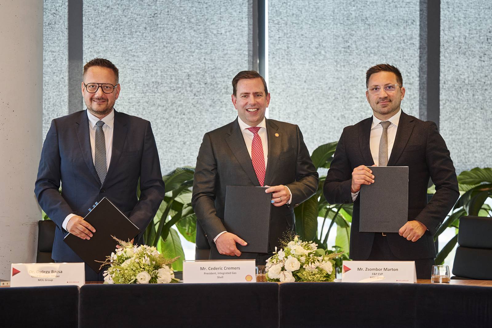 Grupul MOL a semnat un acord cu Shell pentru achiziționarea BG Cyprus 4 MOL Group has signed an agreement with Shell to acquire BG Cyprus Ltd