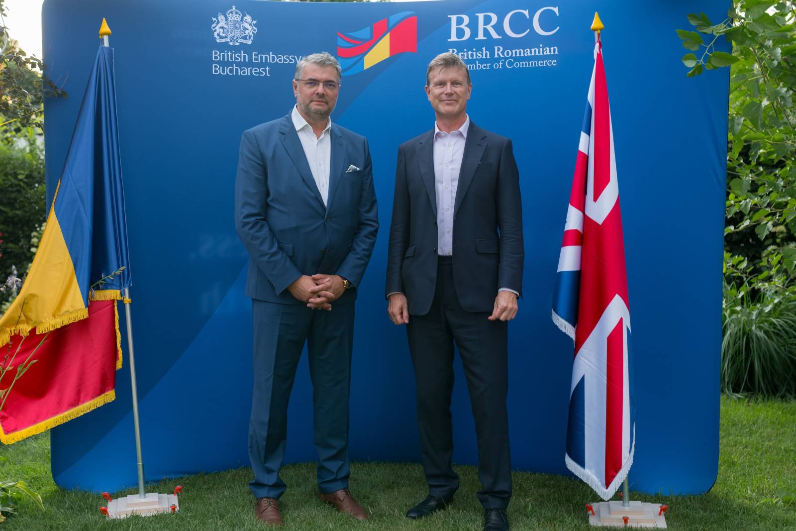 BRCC a reunit comunitatea de afaceri britanico-română la un nou Garden Party 1 Robert Uzuna BRCC and HE Giles Portman
