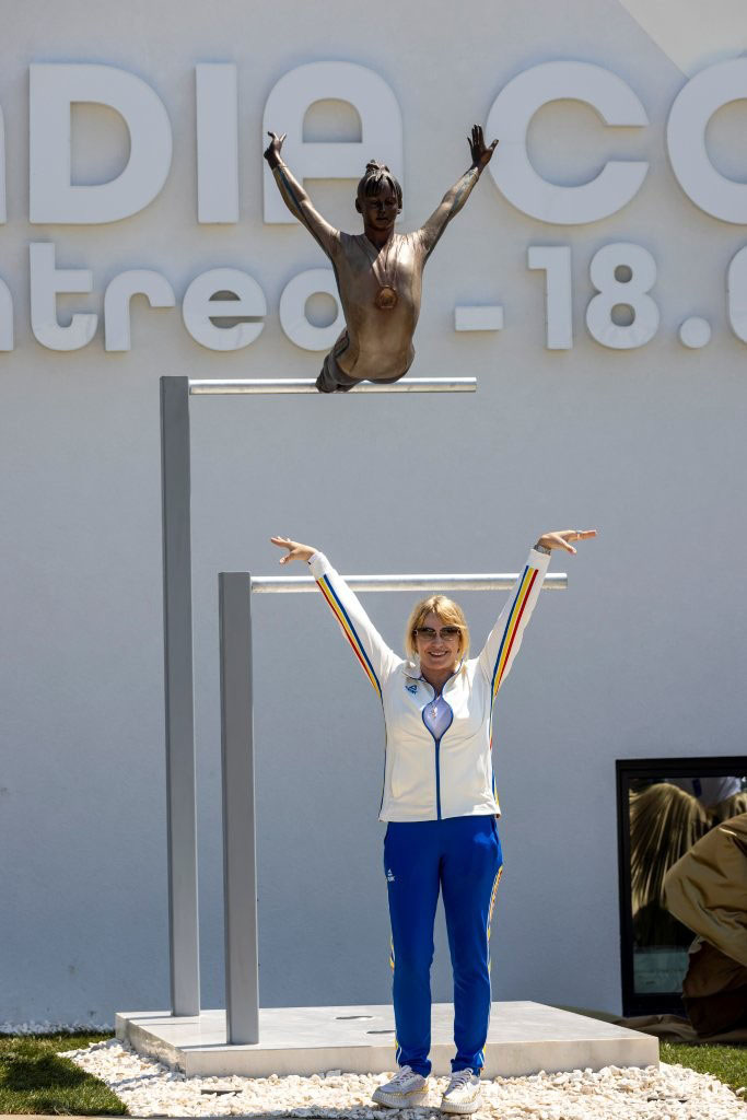 Sala de Gimnastică „Nadia Comăneci”, inaugurată la 50 de ani de la primul 10 din istoria gimnasticii olimpice 4 Sala de Gimnastica Nadia Comaneci statuie Nadia