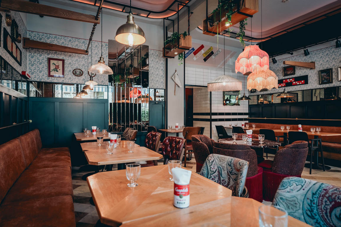 Stadio Cafe Popular interior