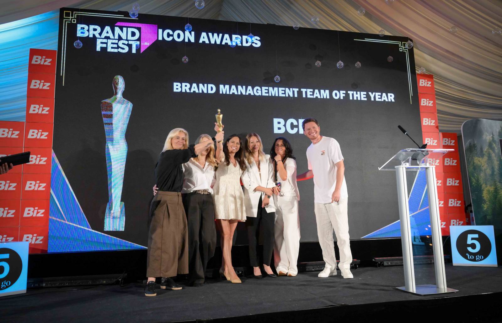 The Brand Fest, festivalul marketingului românesc, a premiat liderii vizionari și cele mai creative și performante echipe din companii 9 The Brand Fest 2026 festivalul marketingului romanesc 12