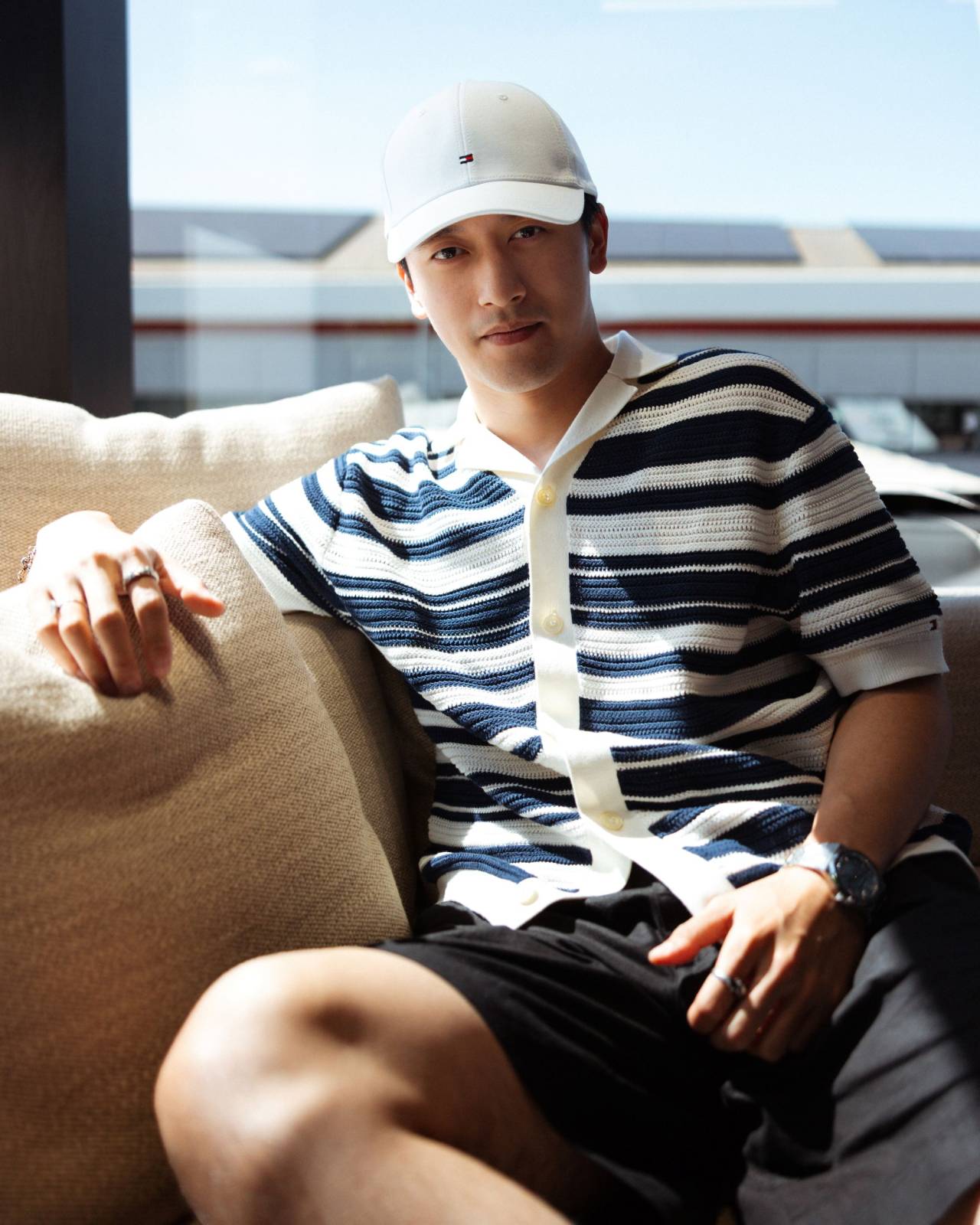 Zhou Guanyu, pilot de rezervă al echipei Cadillac Formula 1, ambasador global al brandului Tommy Hilfiger 1 Zhou Guanyu x Tommy Hilfiger