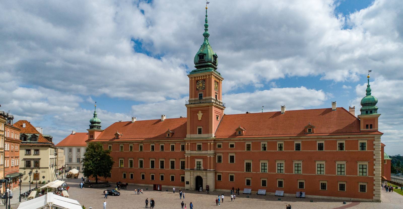 Bożena Radzio, Castelul Regal din Varșovia: Din cenușa războiului în patrimoniul UNESCO 1 zamek krolewski w warszawie 1 003