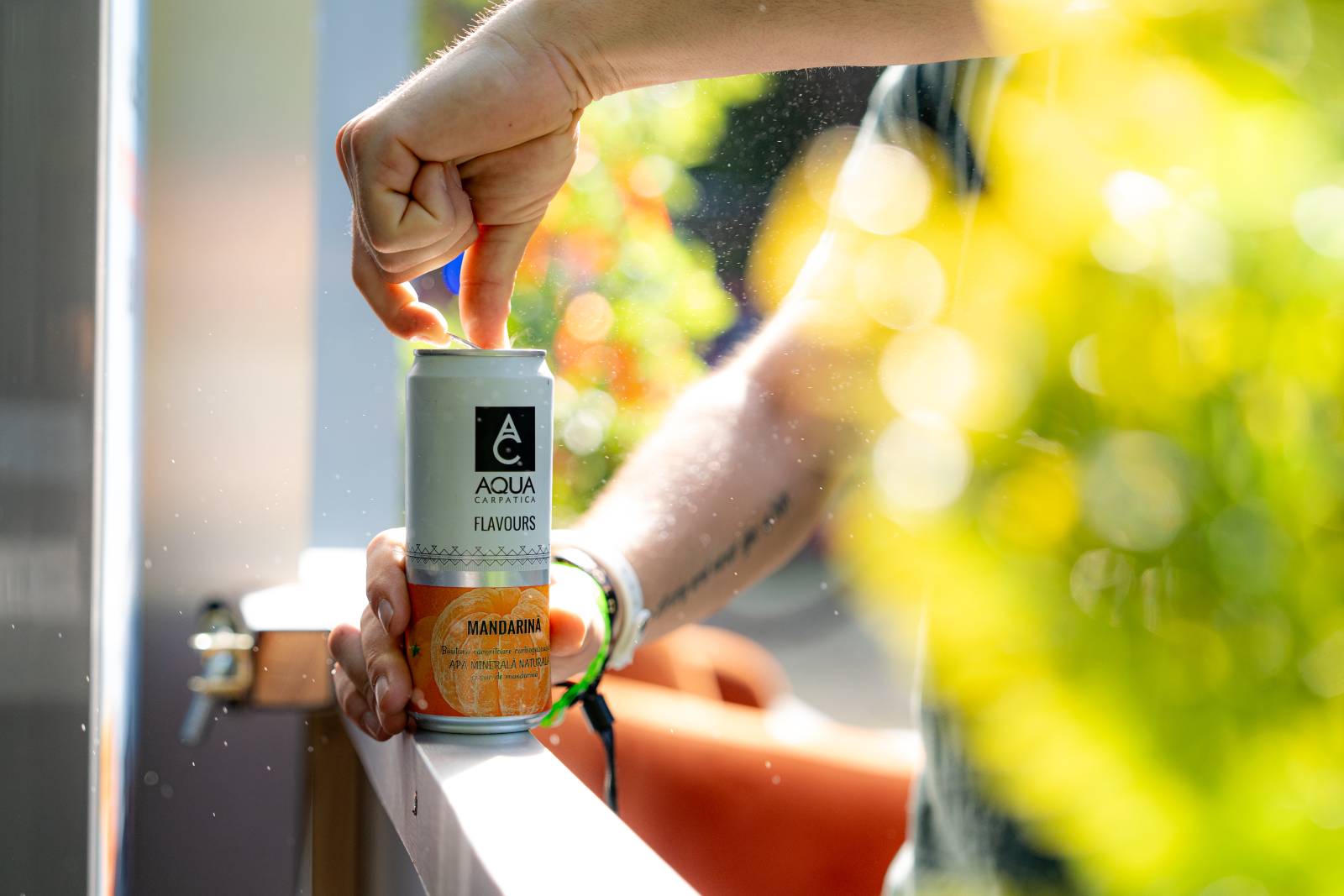 AQUA Carpatica a lansat o nouă aromă din gama Flavours: mandarina 6 AC UNT 04208