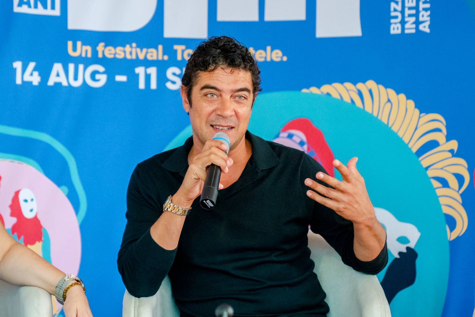Actorul italian Riccardo Scamarcio, cucerit de vinul românesc şi invitat de onoare la Buzău International Arts Festival 2 BIAF AndreeaIordache 27.08.2026 29 of 90