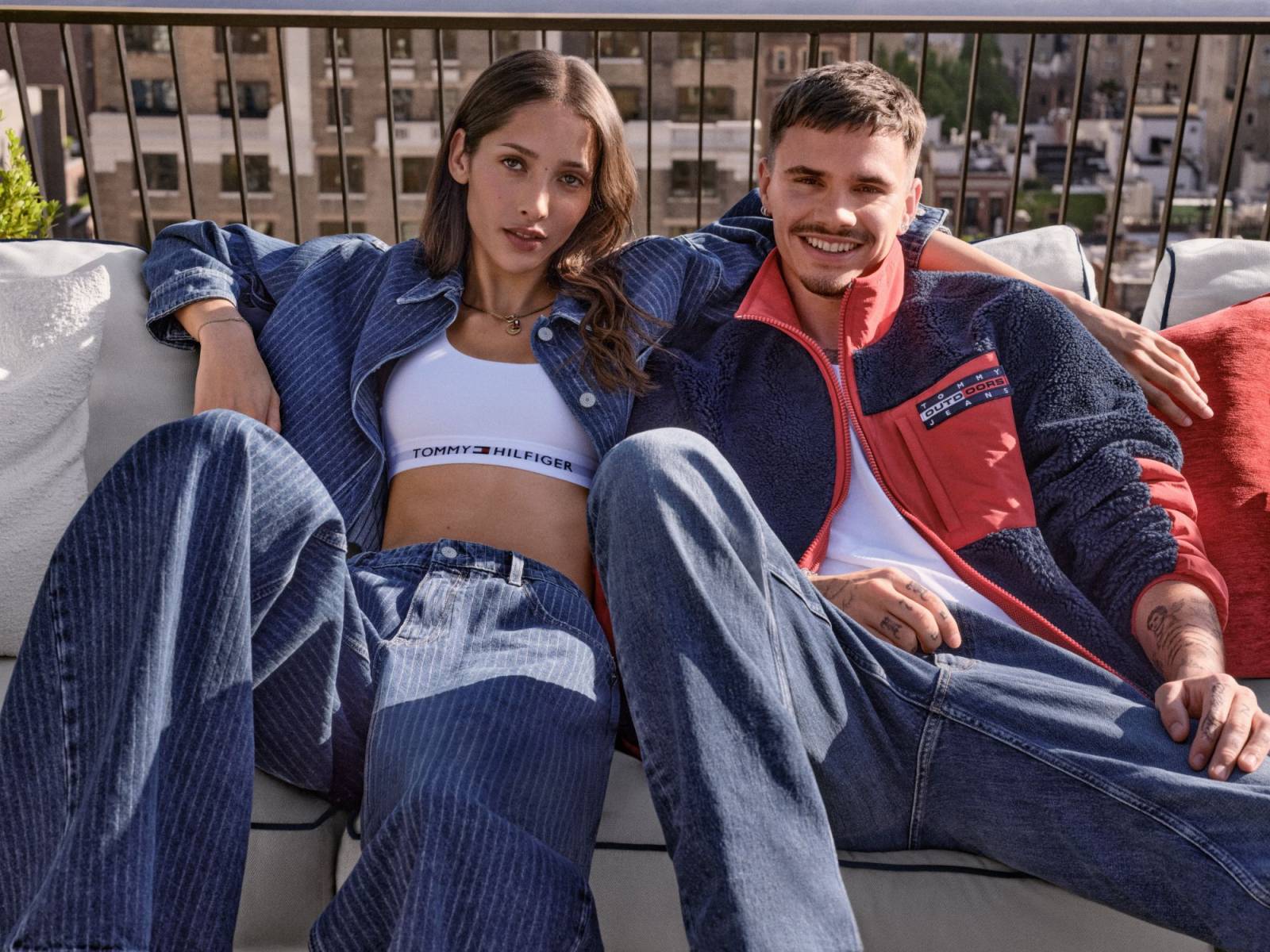 Tommy Hilfiger invită toți iubitorii de denim în lumea lui Romeo Beckham 2 FA26 TH TJ AspirationalDenim Duo