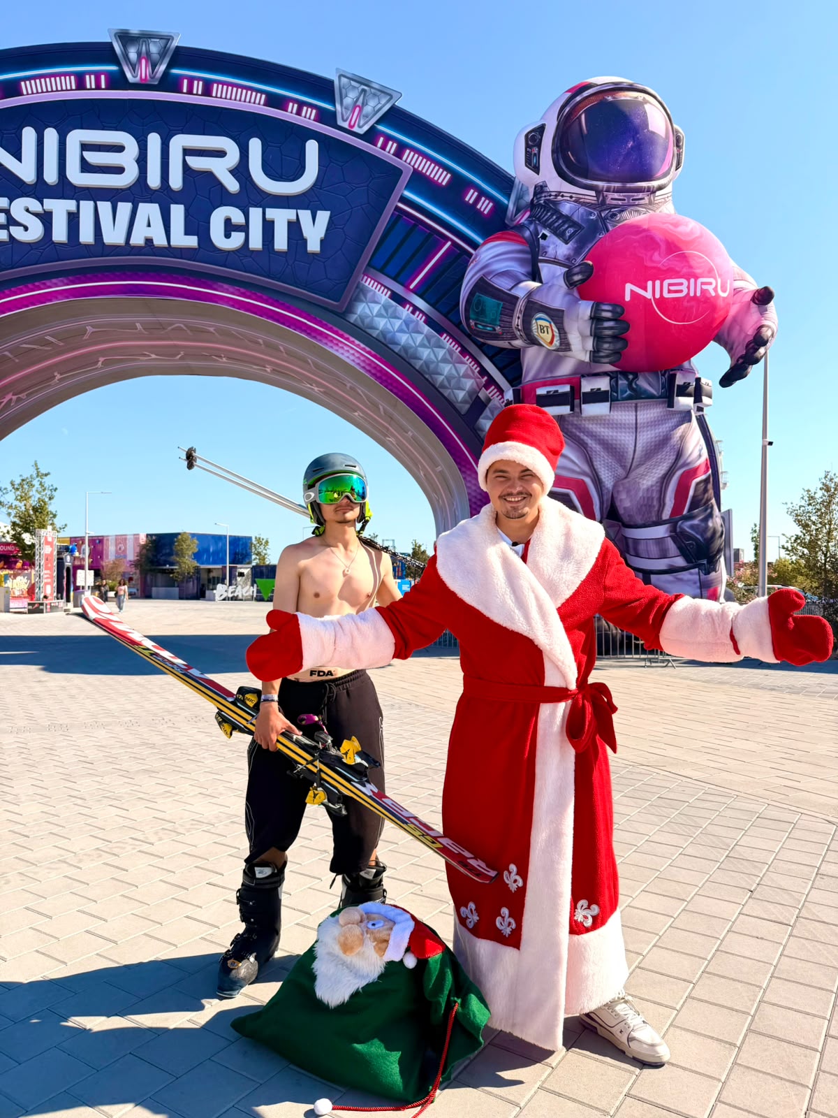 NIBIRU aduce primul Christmas in September pe litoralul românesc și prelungește vara până pe 6 septembrie 1 NIBIRU Christmas in September Selly