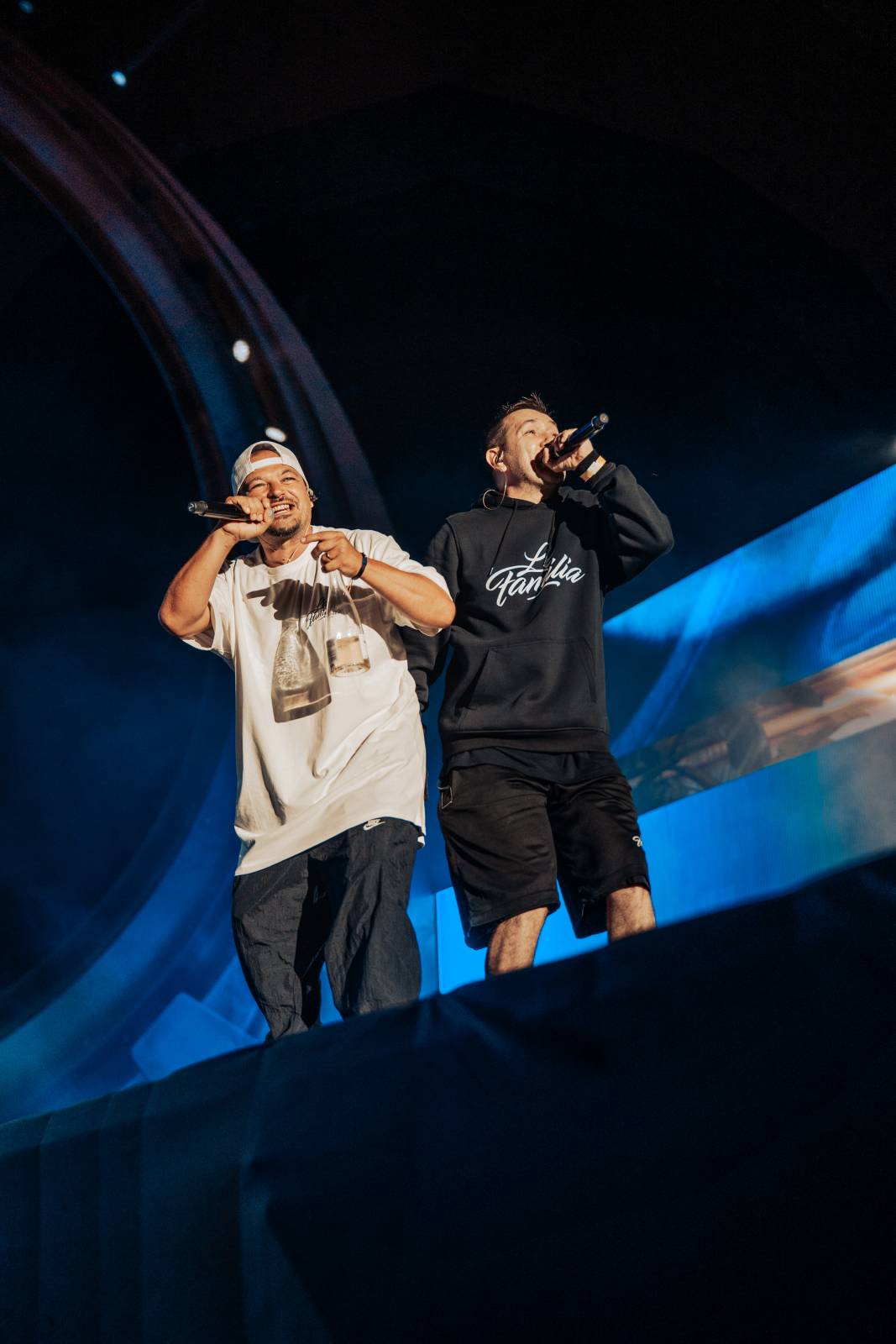 Final de sezon la mare, cu zeci de mii de oameni la Costinești 2 NIBIRU Retrograde Festival La Familia