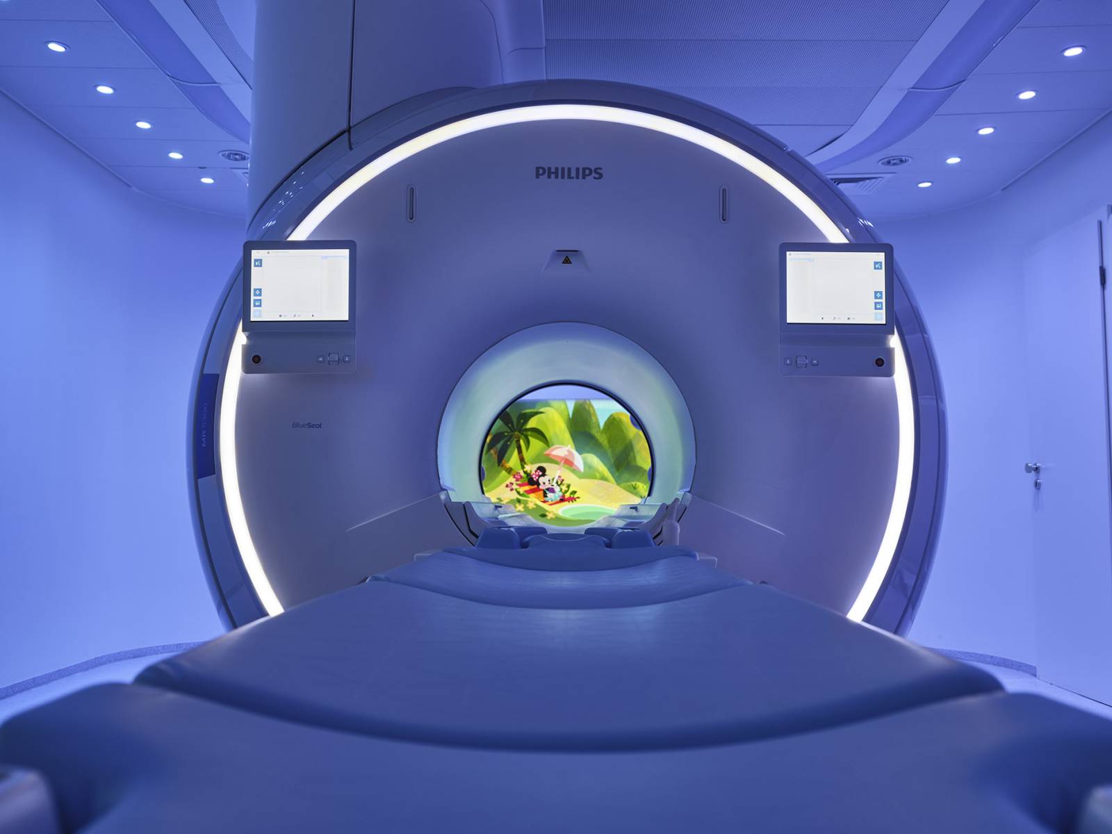 Philips și Disney fac echipă ca să schimbe experiența unui RMN pentru copii 1 Philips x Disney 2