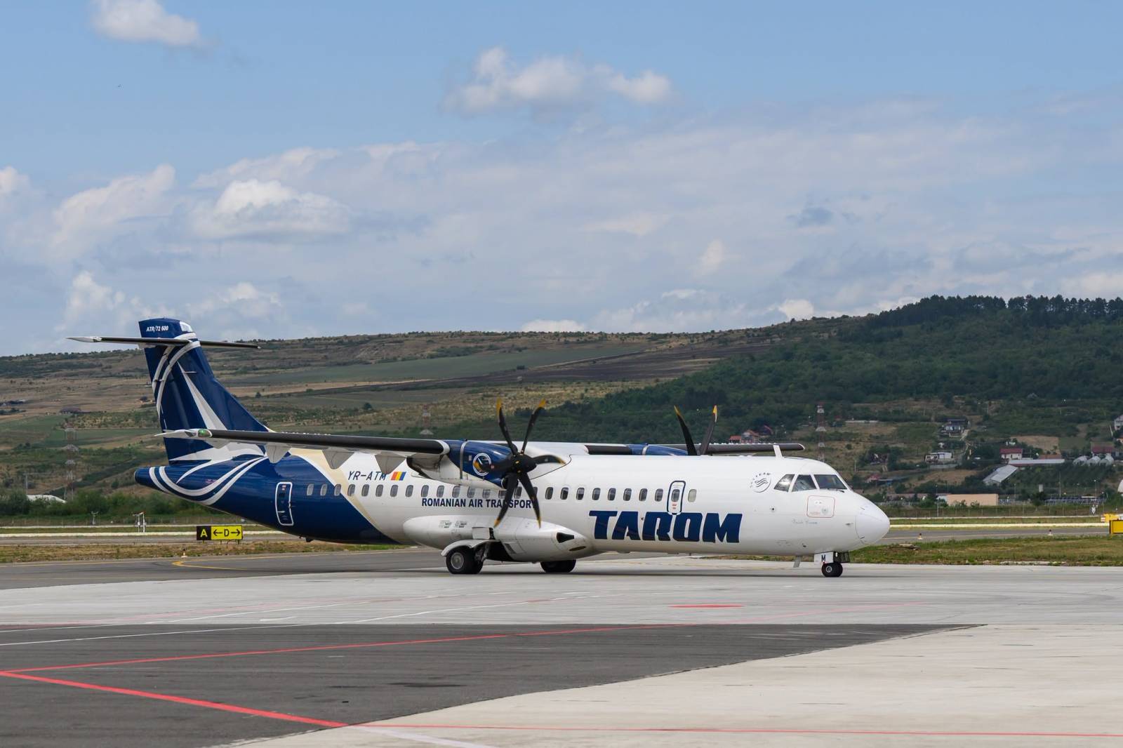 avion tarom ATR la aeroportul Cluj