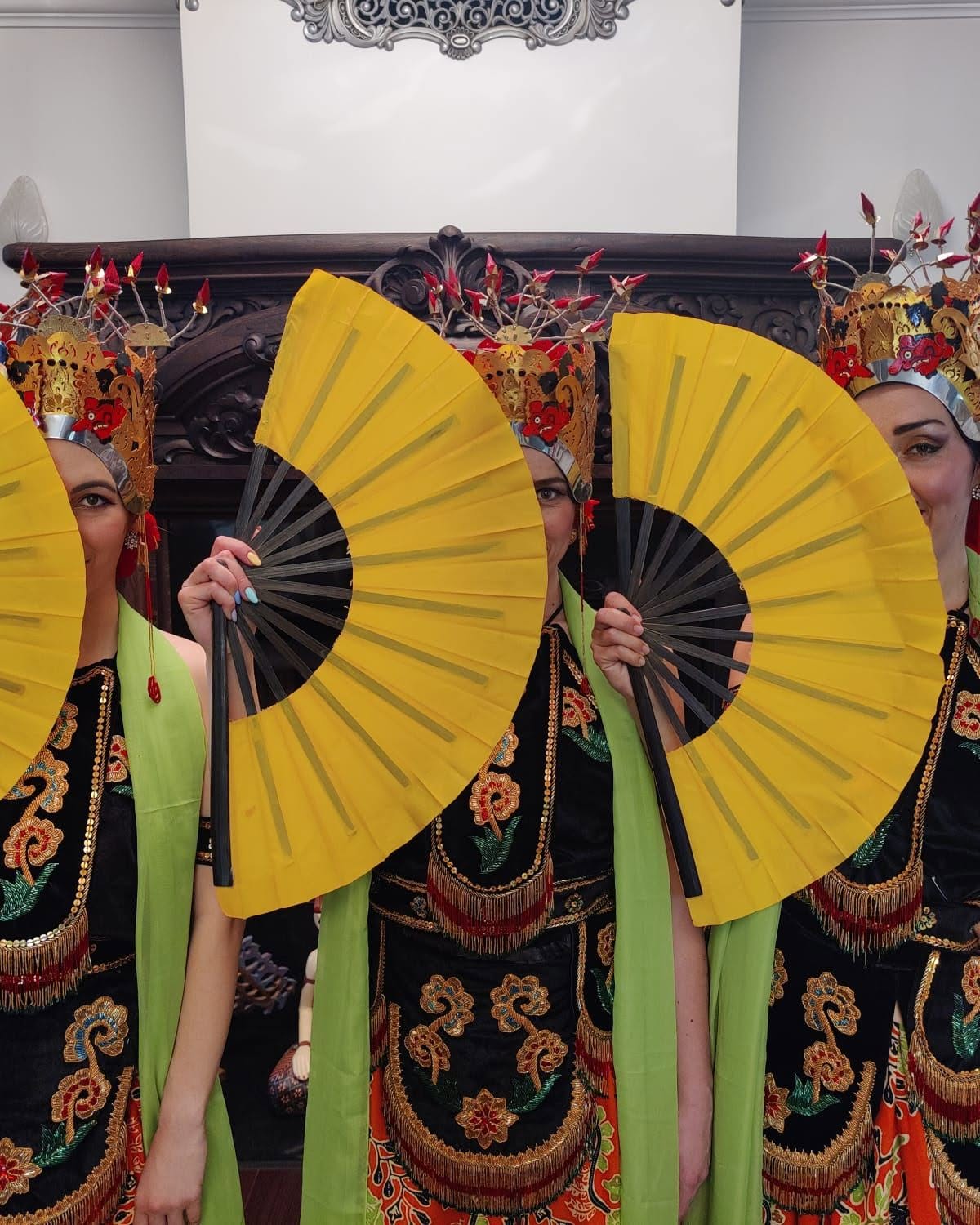 costume Asia