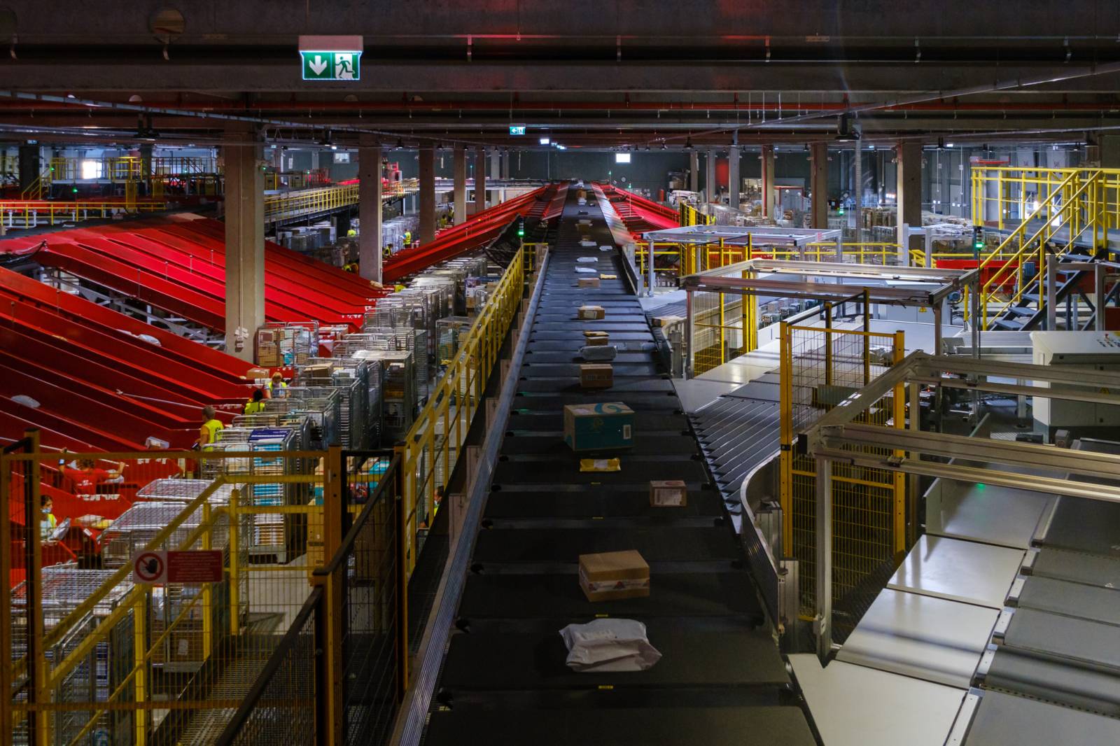 Comisia Europeană aprobă preluarea eMAG de către Naspers 3 emag Foto depozit 2