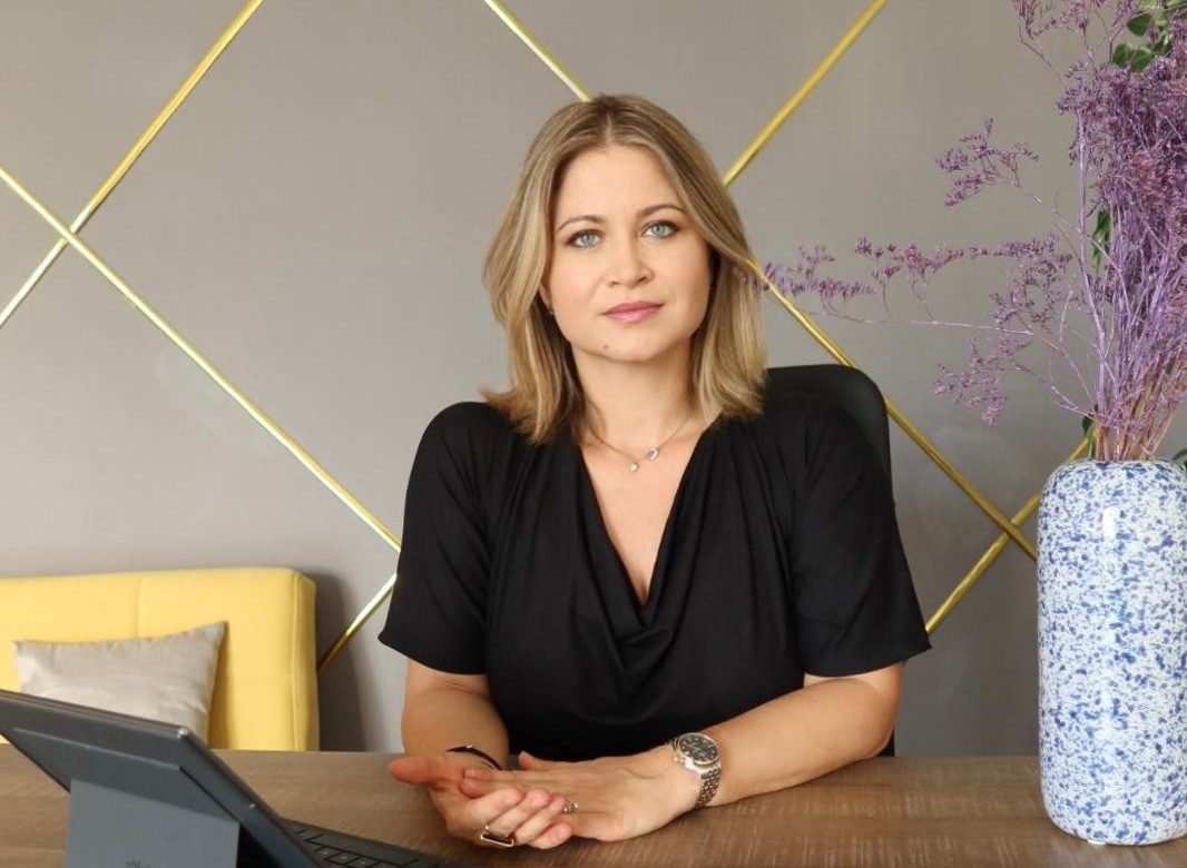 Alexandra Tîrpea, Inventiv Communication: „Pentru orice business, a fi vizibil pe Google nu mai garantează nimic în fața AI" 2 Alexandra Tirpea expert in comunicare medicala la Inventiv Communication e1789721201466