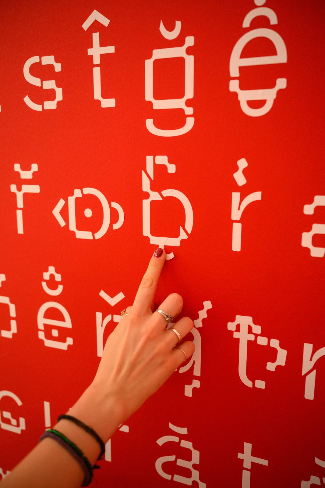 Anna Nicolau, Institutul Polonez: „Identitatea vizuală, grafica, designul urban și spațiul public sunt tratate cu o conștiință puternică a relației dintre artă și viața de zi cu zi” 4 BDF26 9404