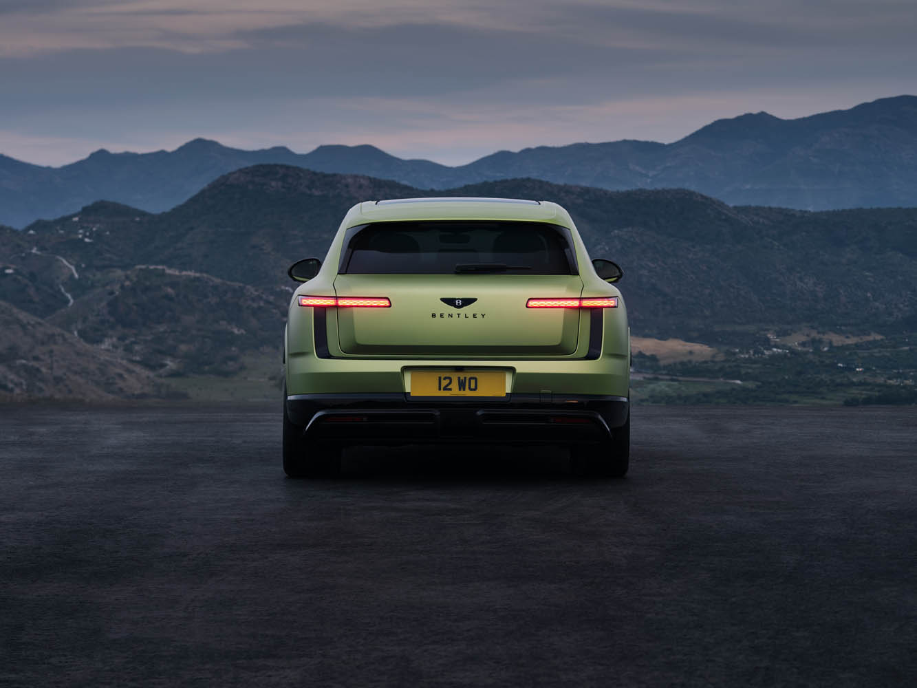 Bentley lansează Torcal, primul model complet electric al mărcii 3 Bentley Torcal back