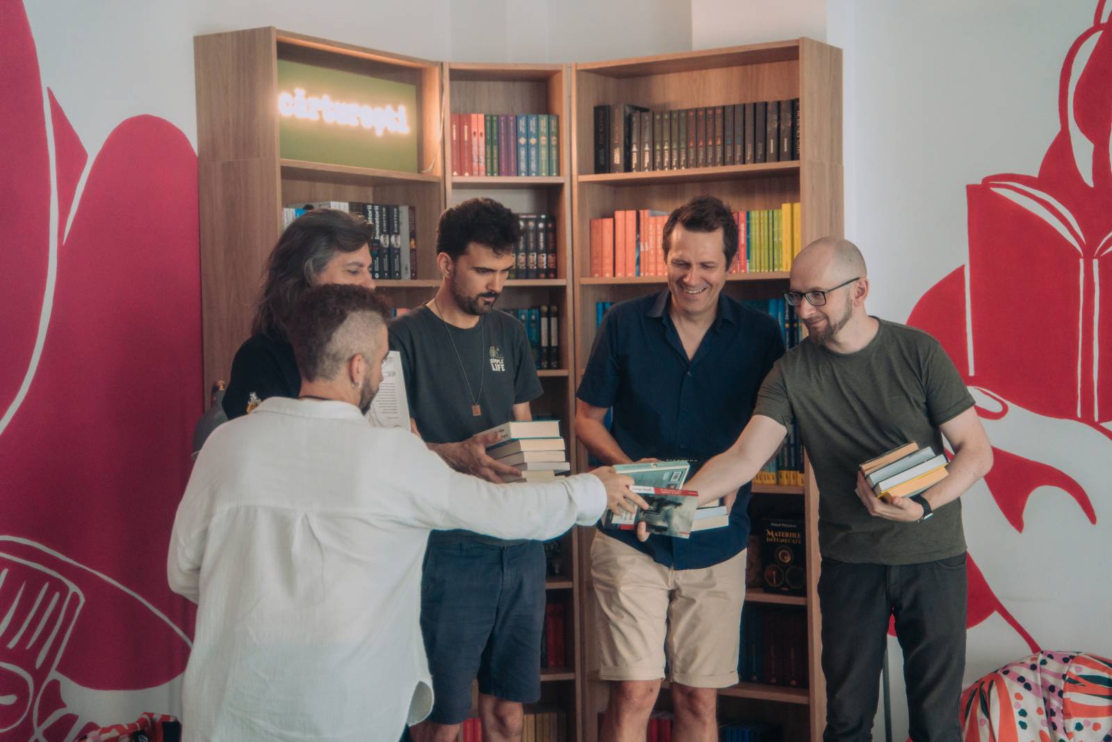 Trupa byron lansează Biblioteca byron, un proiect dedicat lecturii și comunității 1 Trupa byron lansează Biblioteca byron