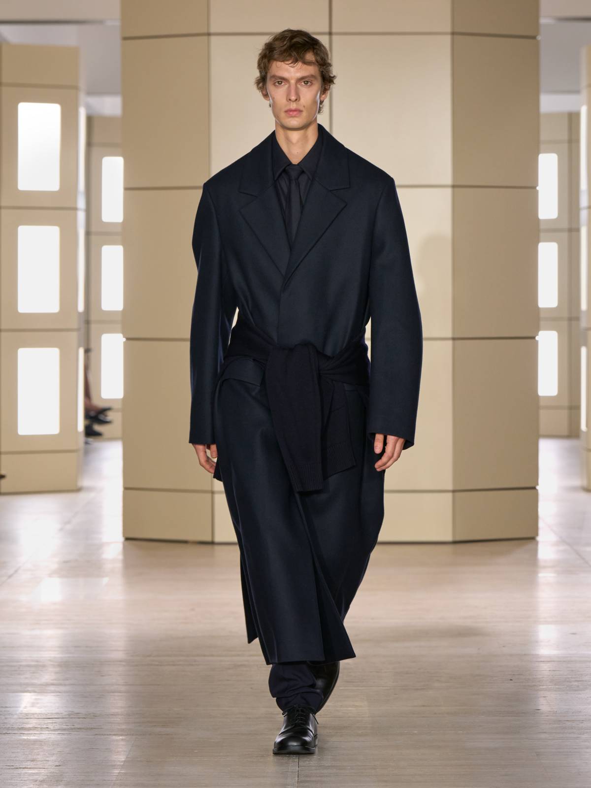 Cum arată noua colecție COS prezentată la New York Fashion Week 2 COS AW26 SHOW LOOK 02