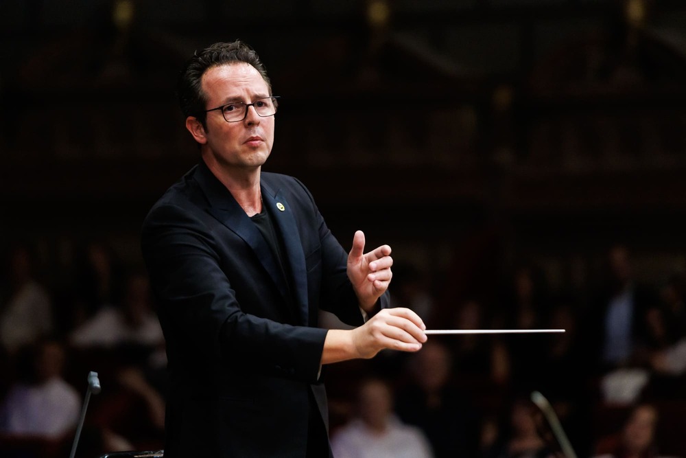 Samuel Niederhauser a câștigat Premiul I al Secțiunii Violoncel a Concursului Internațional George Enescu 2026 2 Dirijorul Case Scaglione. Concursul Enescu. 2026. foto Petrica Tanase