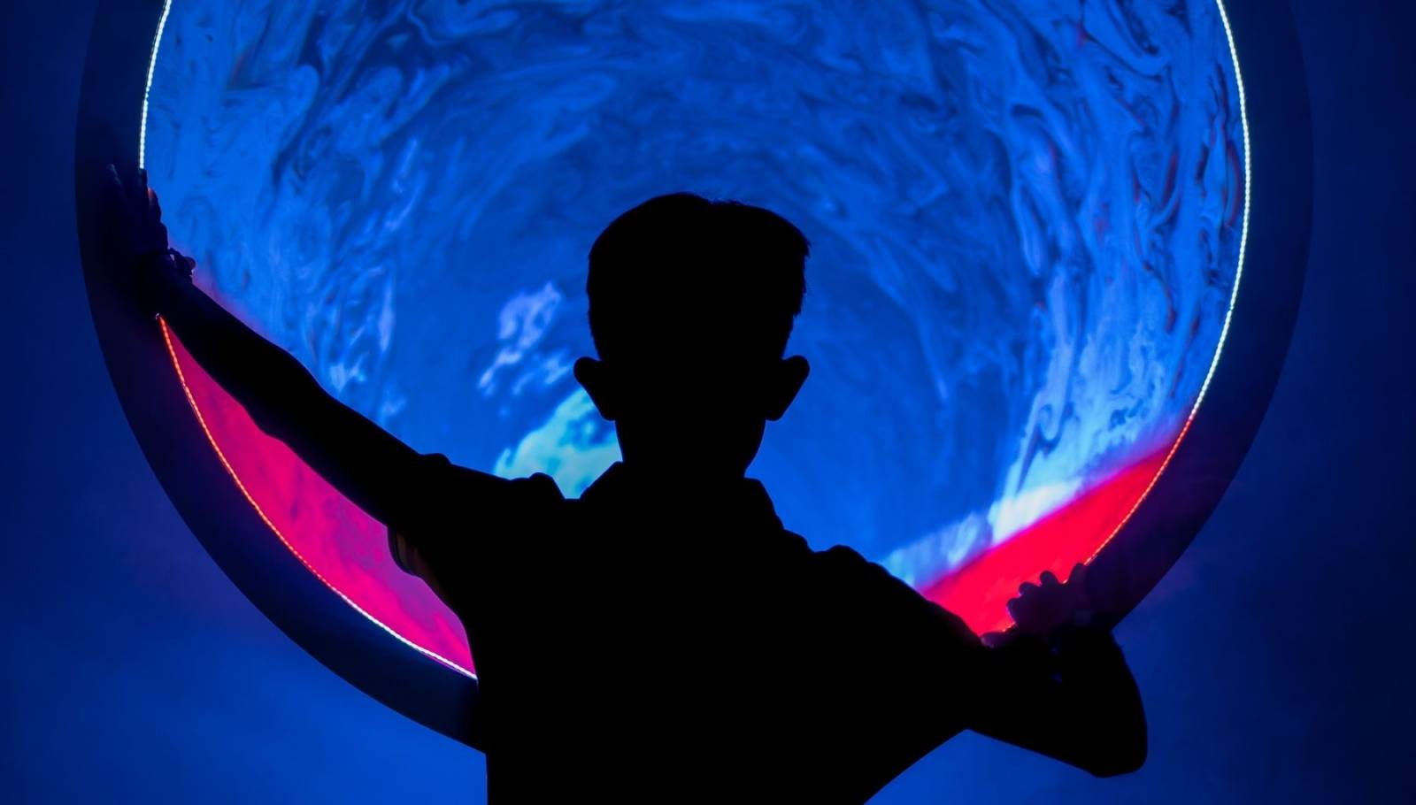 RADAR 2026: FULL SPECTRUM - instalații internaționale de lumină, laser, AI și artă interactivă, în premieră în România 1 RADAR 2026: FULL SPECTRUM
