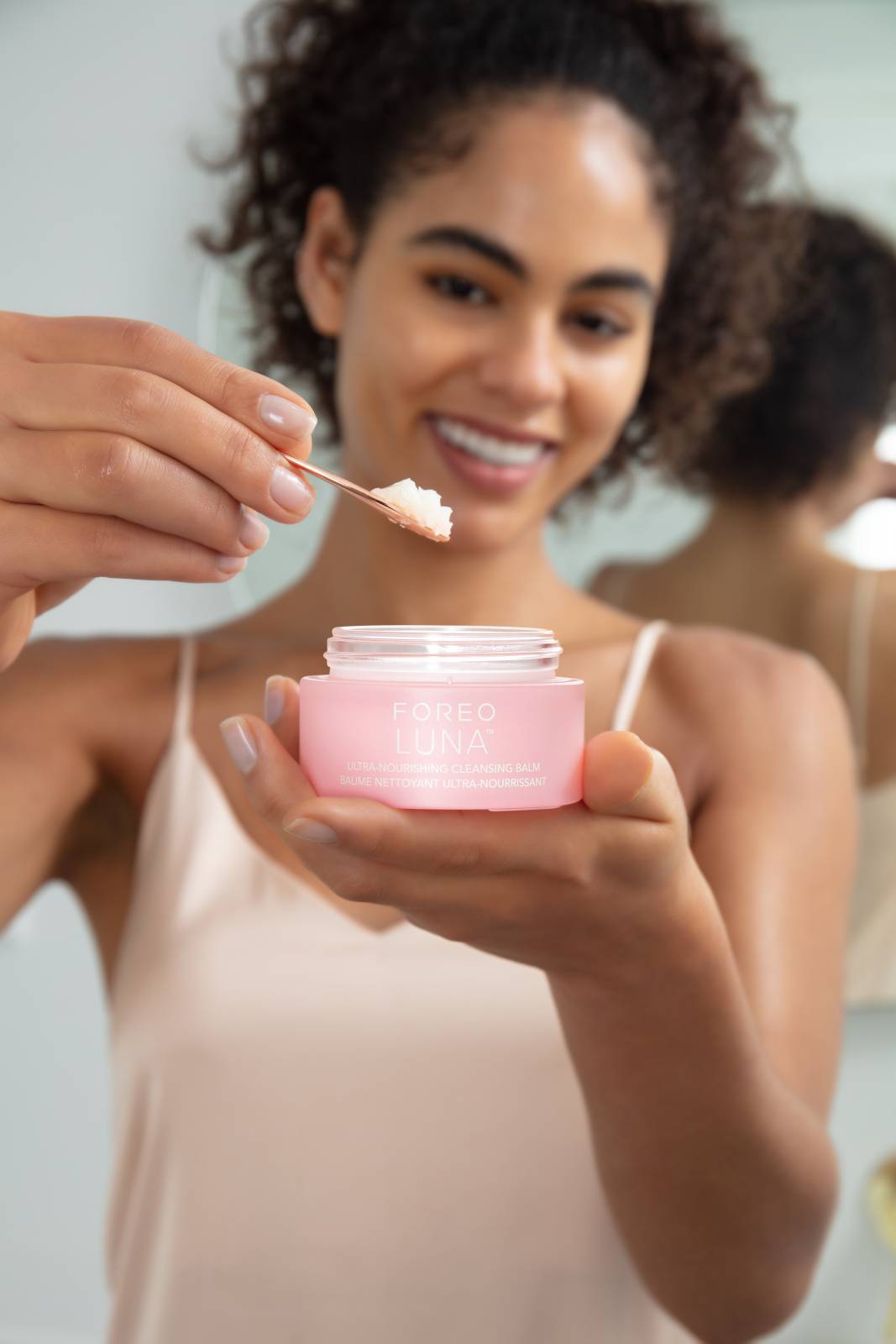 F LUNA Ultra Nourishing Cleansing Balm Lifestyle01.jpg