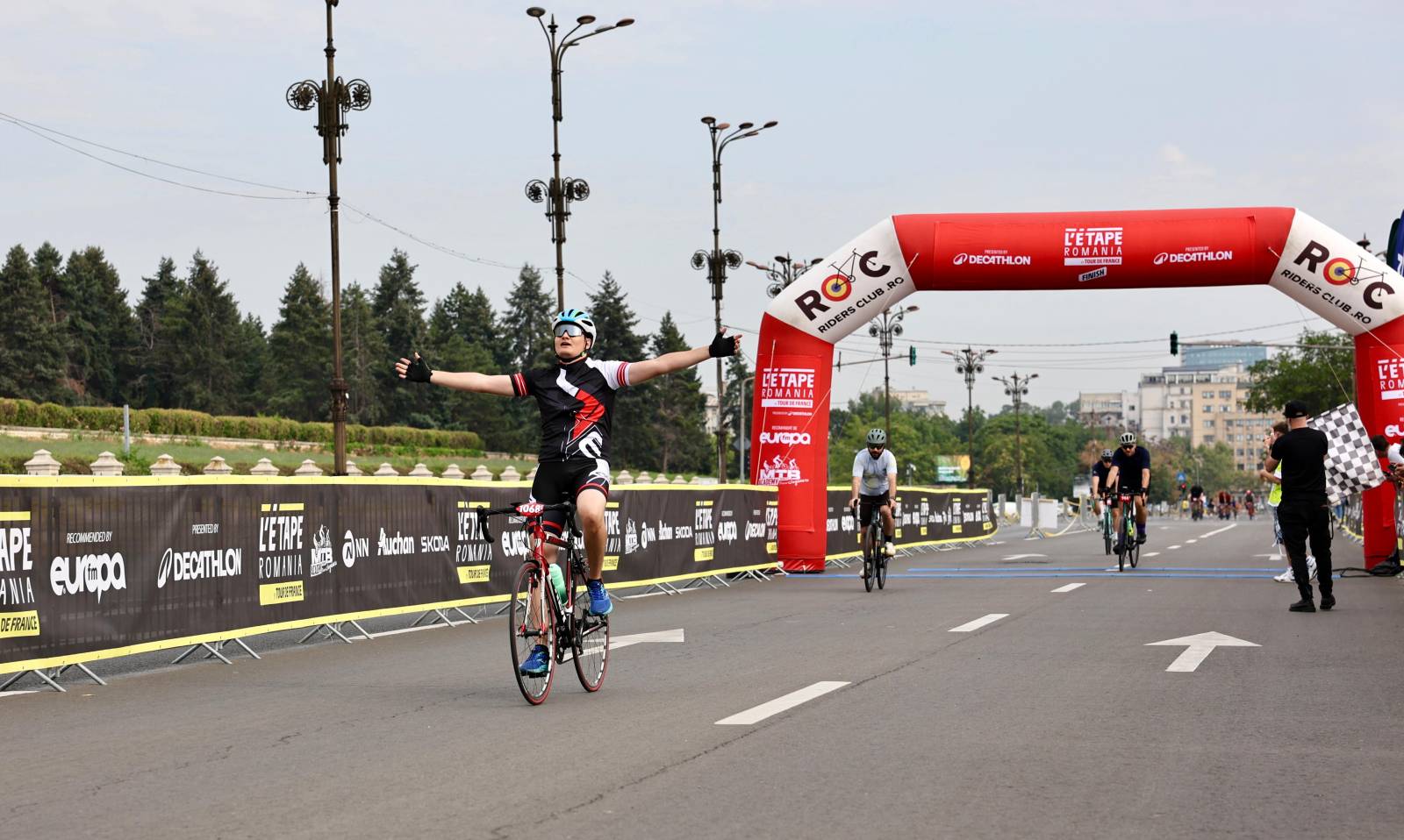 Bicicletele au schimbat ritmul Bucureștiului. L’Étape România by Tour de France și-a desemnat campionii 4 Final de cursa LEtape RO 2026
