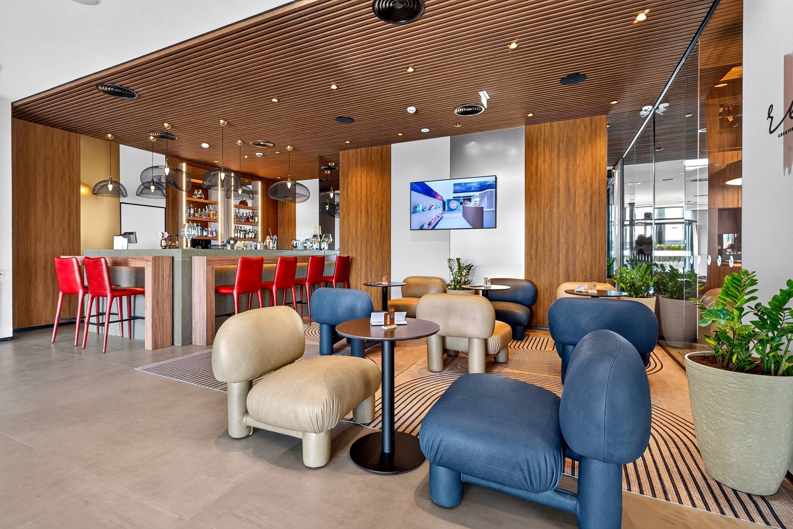 Designerul Cristi Șerban a realizat conceptul pentru hotelul Mercure Oradea 4 Hotel Mercure Oradea 02490