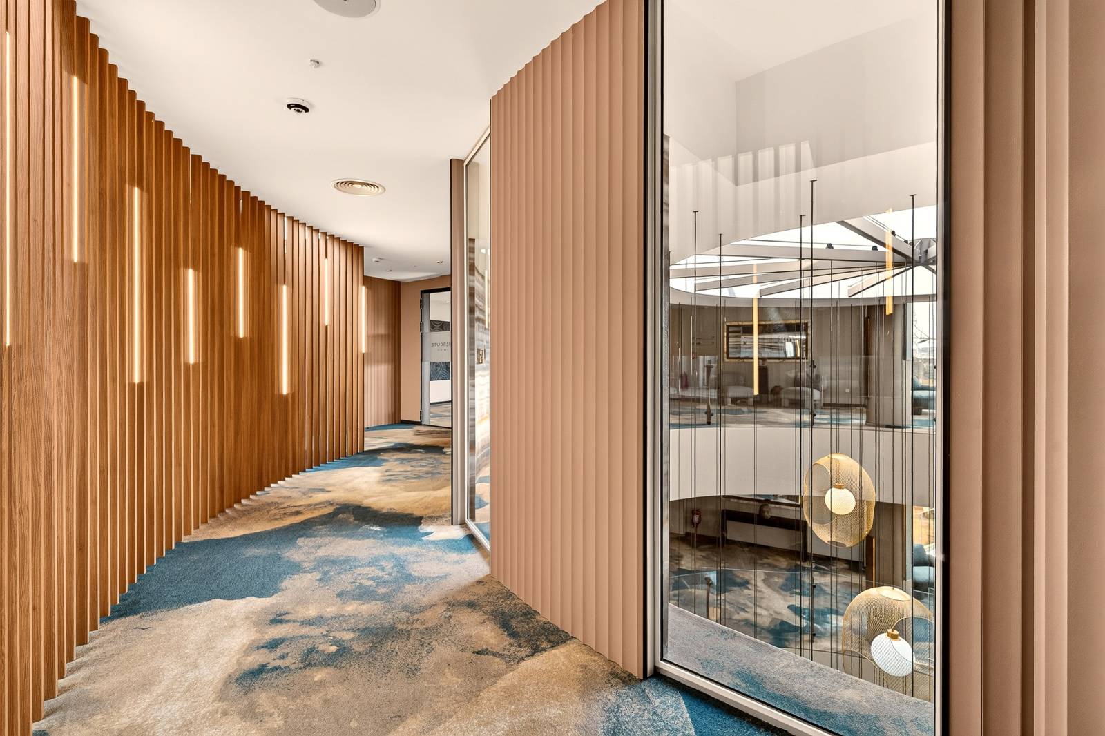 Designerul Cristi Șerban a realizat conceptul pentru hotelul Mercure Oradea 5 Hotel Mercure Oradea 02748