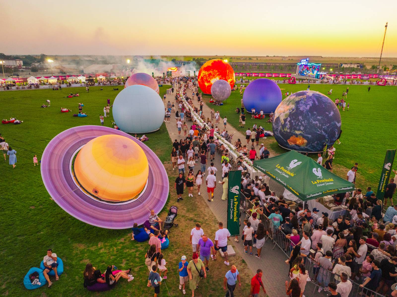 NIBIRU Guinness World Records 425 kg de aripioare de pui
