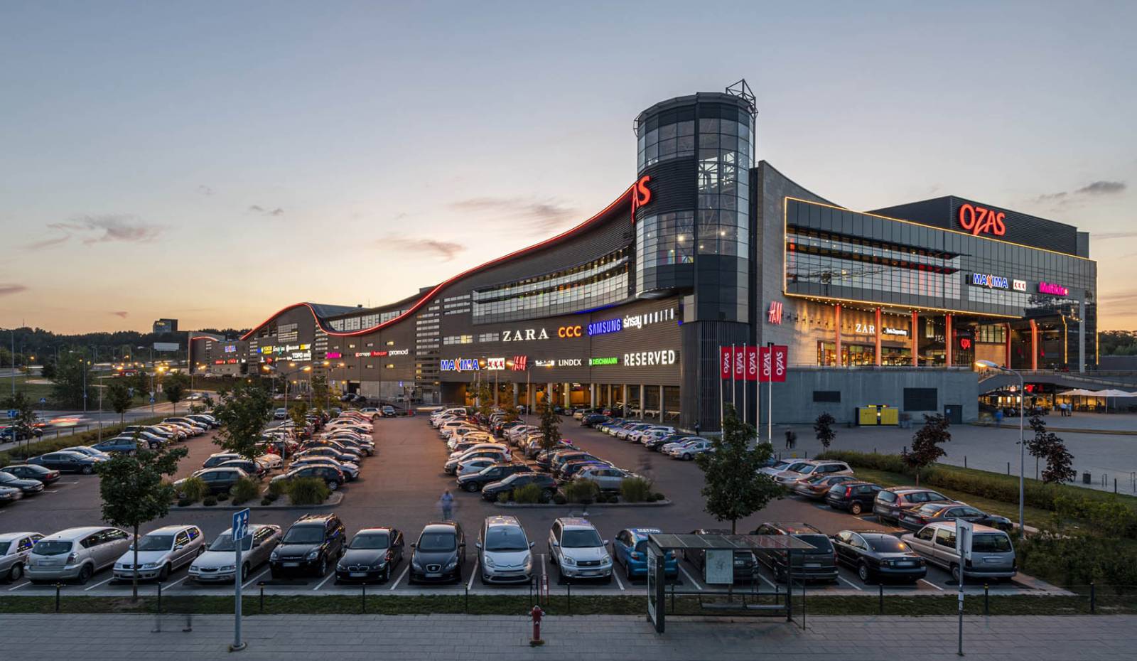 NEPI Rockcastle vinde centrul comercial Ozas din Vilnius pentru 200 mil. euro și iese din regiunea Baltică 2 Ozas Shopping & Entertainment Centre - NEPI Rockcastle