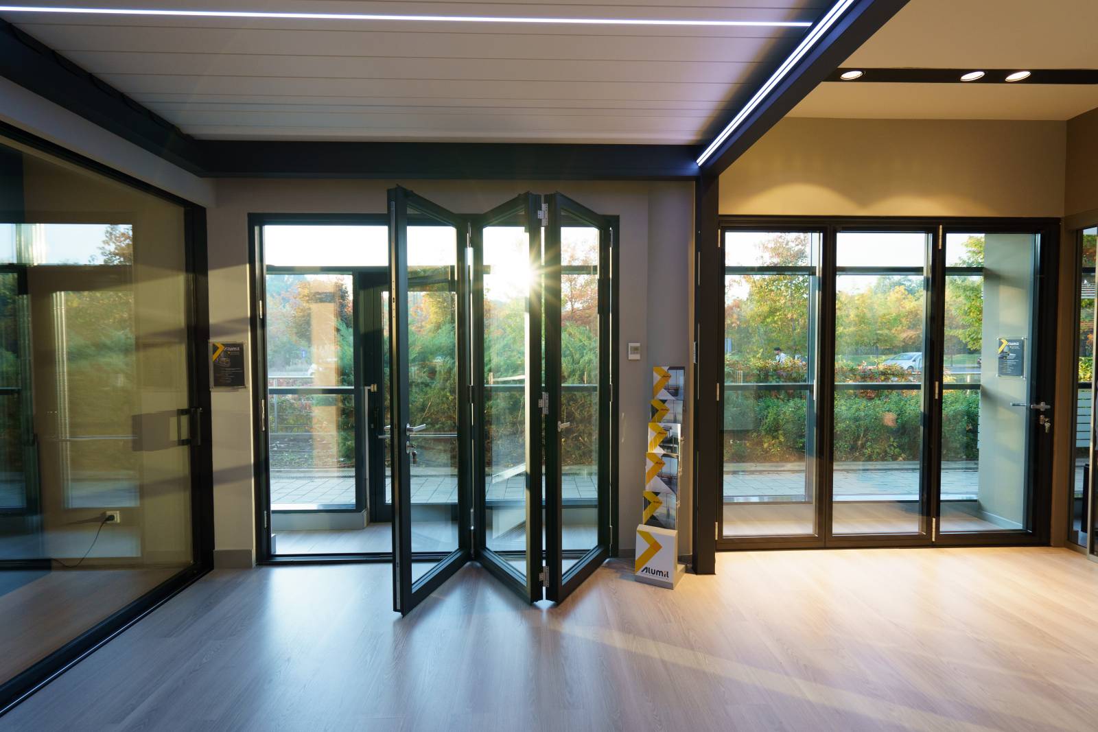 Kleanthis Efkarpidis devine director general la Alumil Rom Industry 2 Showroom Alumil