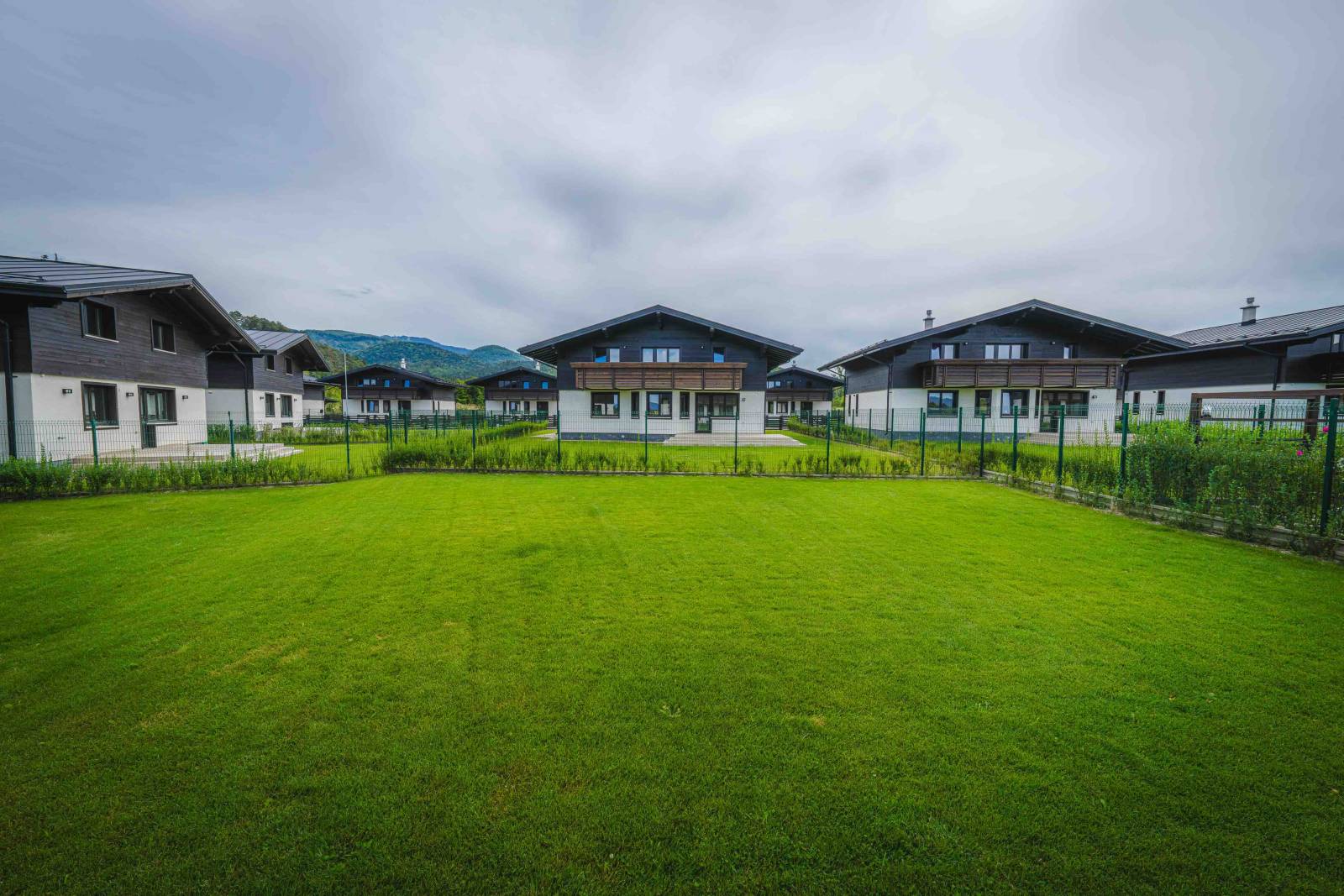 Proprietarii Teleferic Grand Hotel lansează un proiect rezidențial premium de 10 mil. euro în Cristian, Brașov 1 Teleferic Grand Residence 004