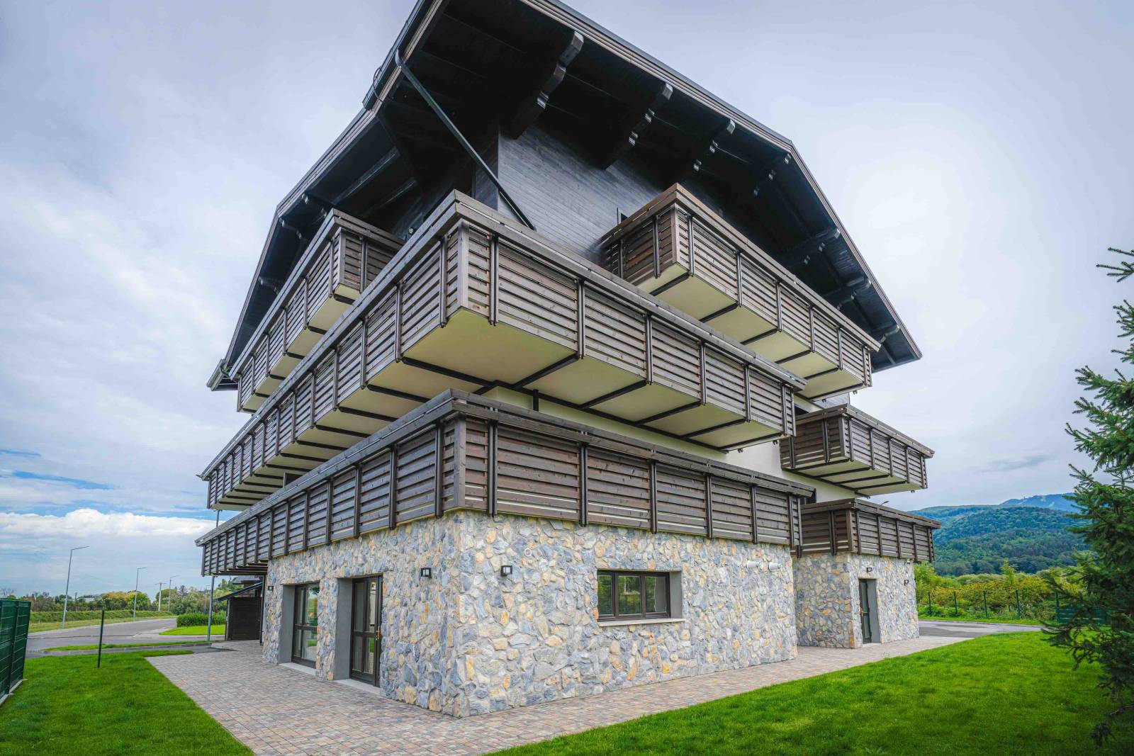 Proprietarii Teleferic Grand Hotel lansează un proiect rezidențial premium de 10 mil. euro în Cristian, Brașov 3 Teleferic Grand Residence 006