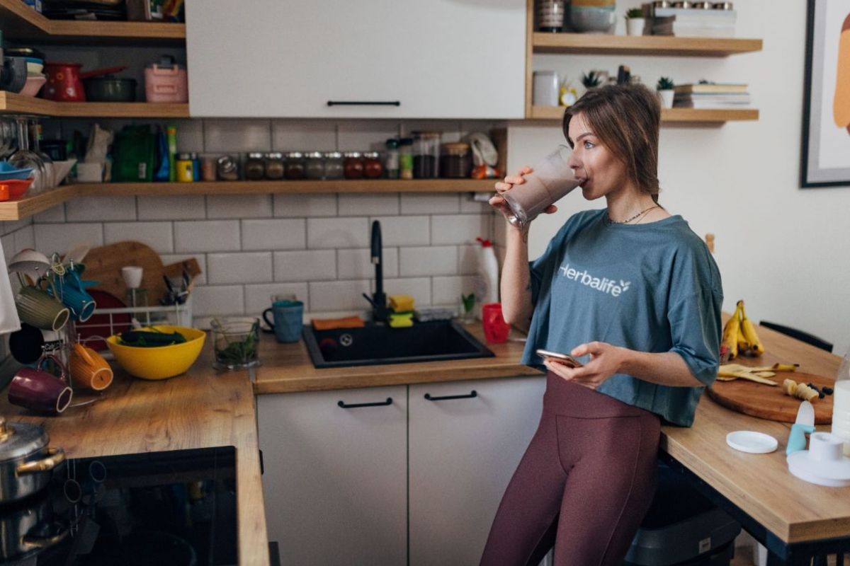 Studiu Herbalife: 2 din 3 tineri români (Generația Z) sunt mult mai preocupați de sănătatea mintală și fizică decât generațiile anterioare 1 Studiu Herbalife: 2 din 3 tineri români (Generația Z) sunt mult mai preocupați de sănătatea mintală și fizică decât generațiile anterioare