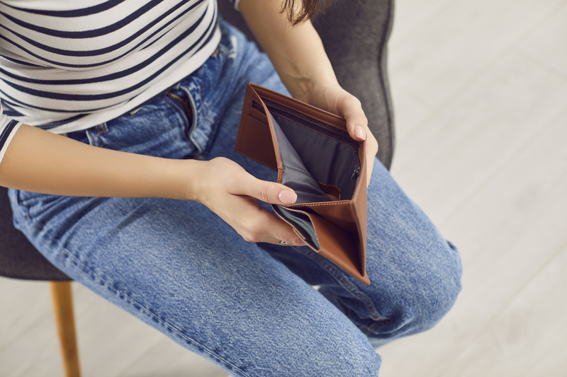 PwC: Doar un sfert dintre români au o situație financiară confortabilă 12 dreamstime s 313413972