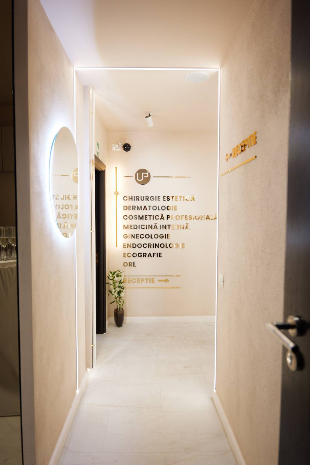 UpMedical Primăverii: cum se schimbă medicina estetică în România — de la proceduri izolate, la un singur parcurs al pacientului 2 up estetique 1 12