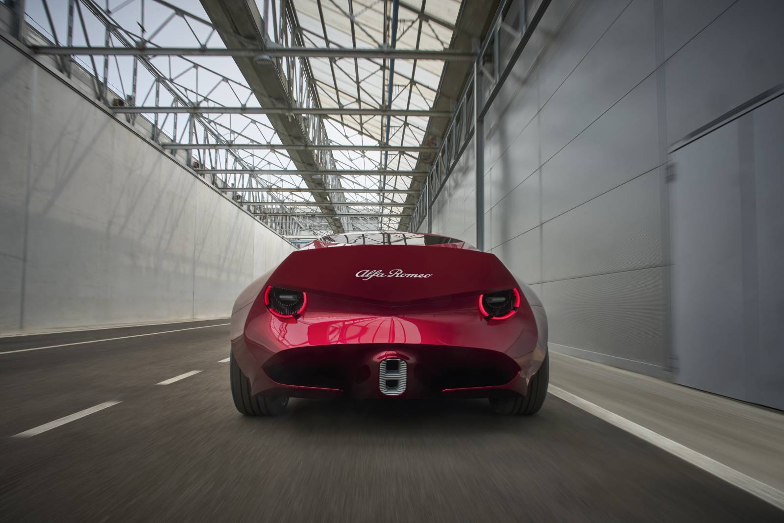 Cum arată Alfa Romeo Cuorerosso, un concept car prezentat la Salonul Auto de la Paris 8 Alfa Romeo Cuorerosso7