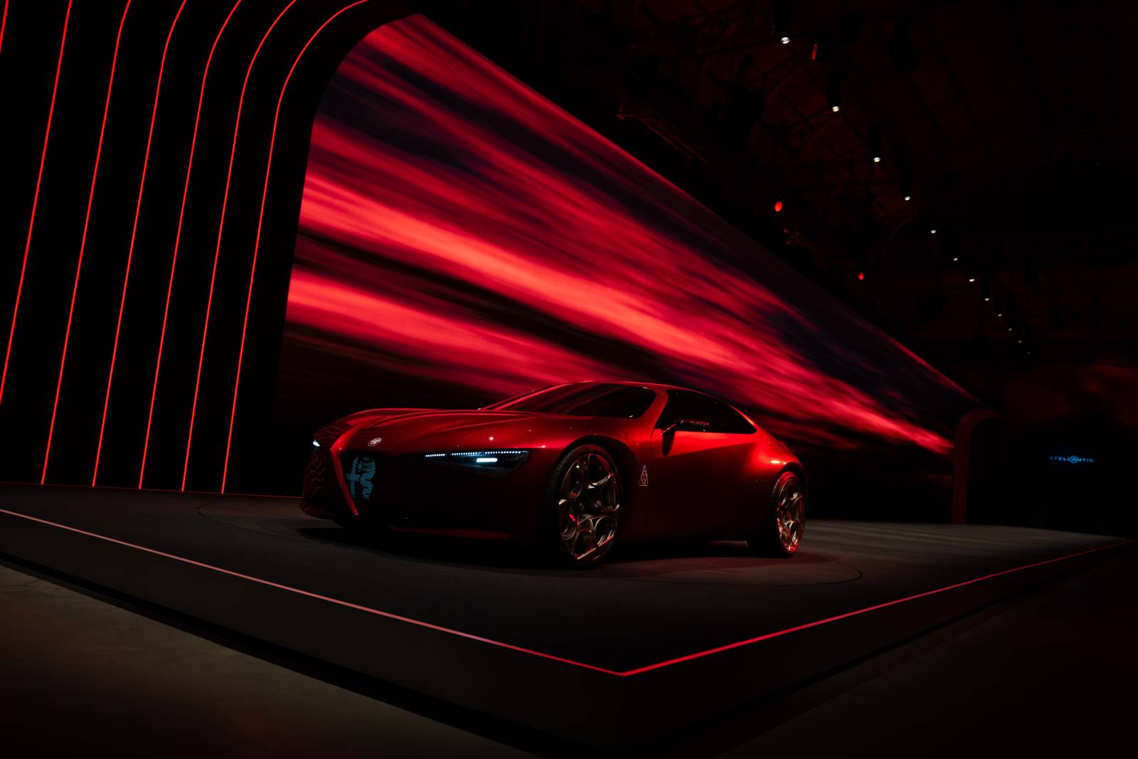 Cum arată Alfa Romeo Cuorerosso, un concept car prezentat la Salonul Auto de la Paris 2 Alfa Romeo Cuorerosso The Night Before14