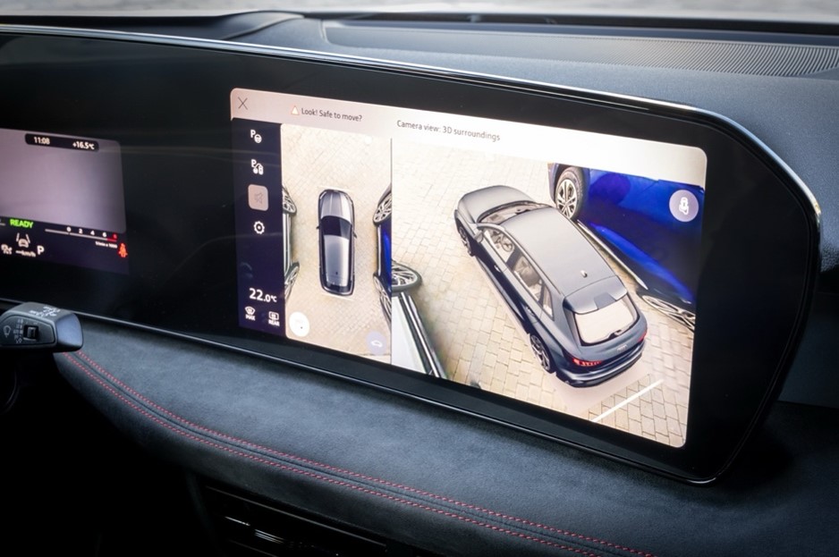 Audi A3: cum transformi un hatchback premium într-o mașină „bună la toate” 4 Audi A3 5 camere