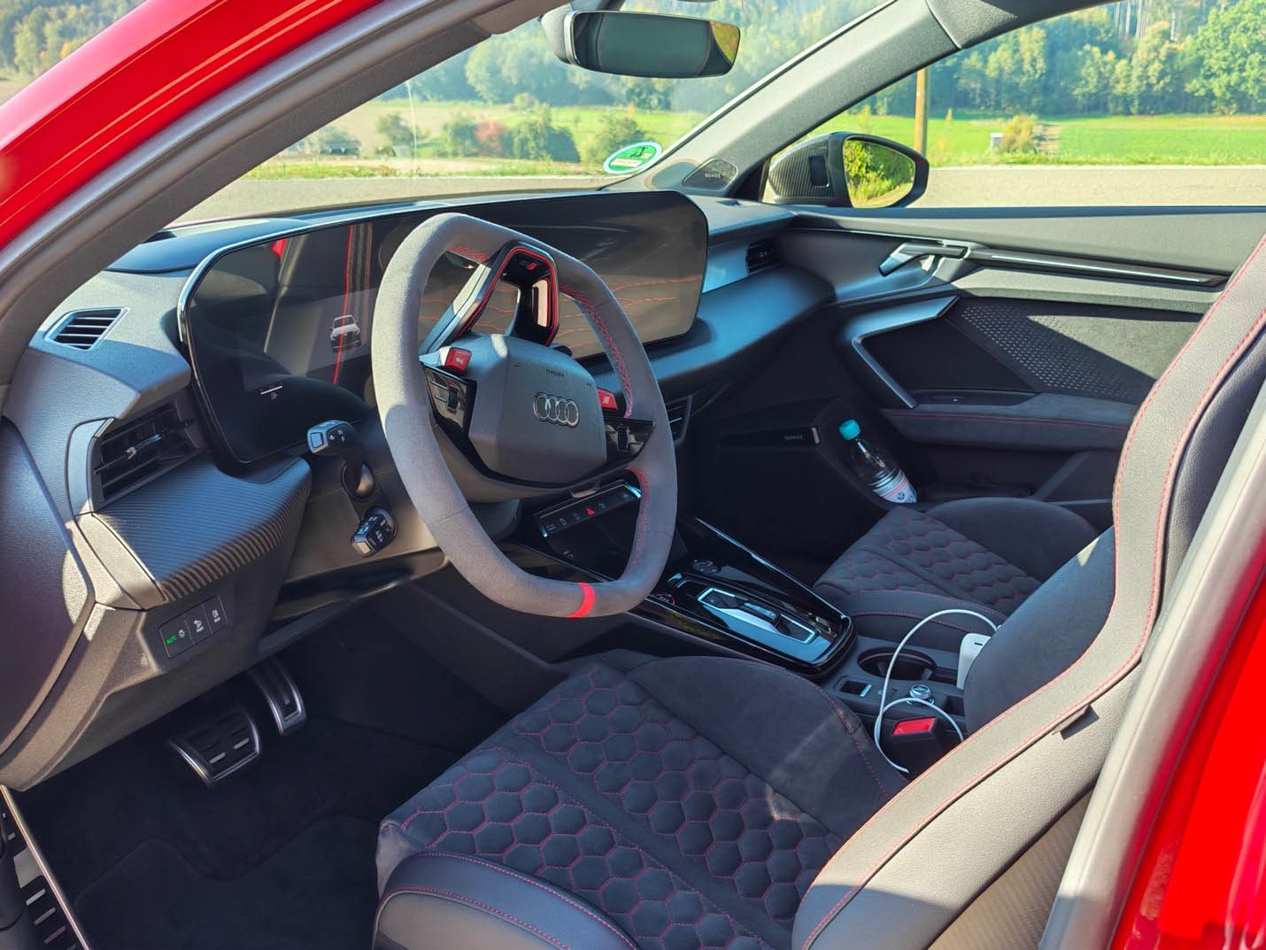 Audi A3: cum transformi un hatchback premium într-o mașină „bună la toate” 5 Audi S3 6 interior