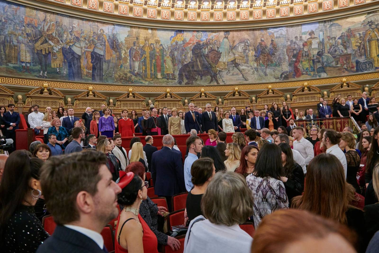 Concertul Regal Caritabil a atras 270.000 de euro din sponsorizări și donații pentru susținerea tinerilor artiști 9 Concertul Regal Caritabil a atras 270.000 de euro din sponsorizari si donatii pentru sustinerea tinerilor artisti 11