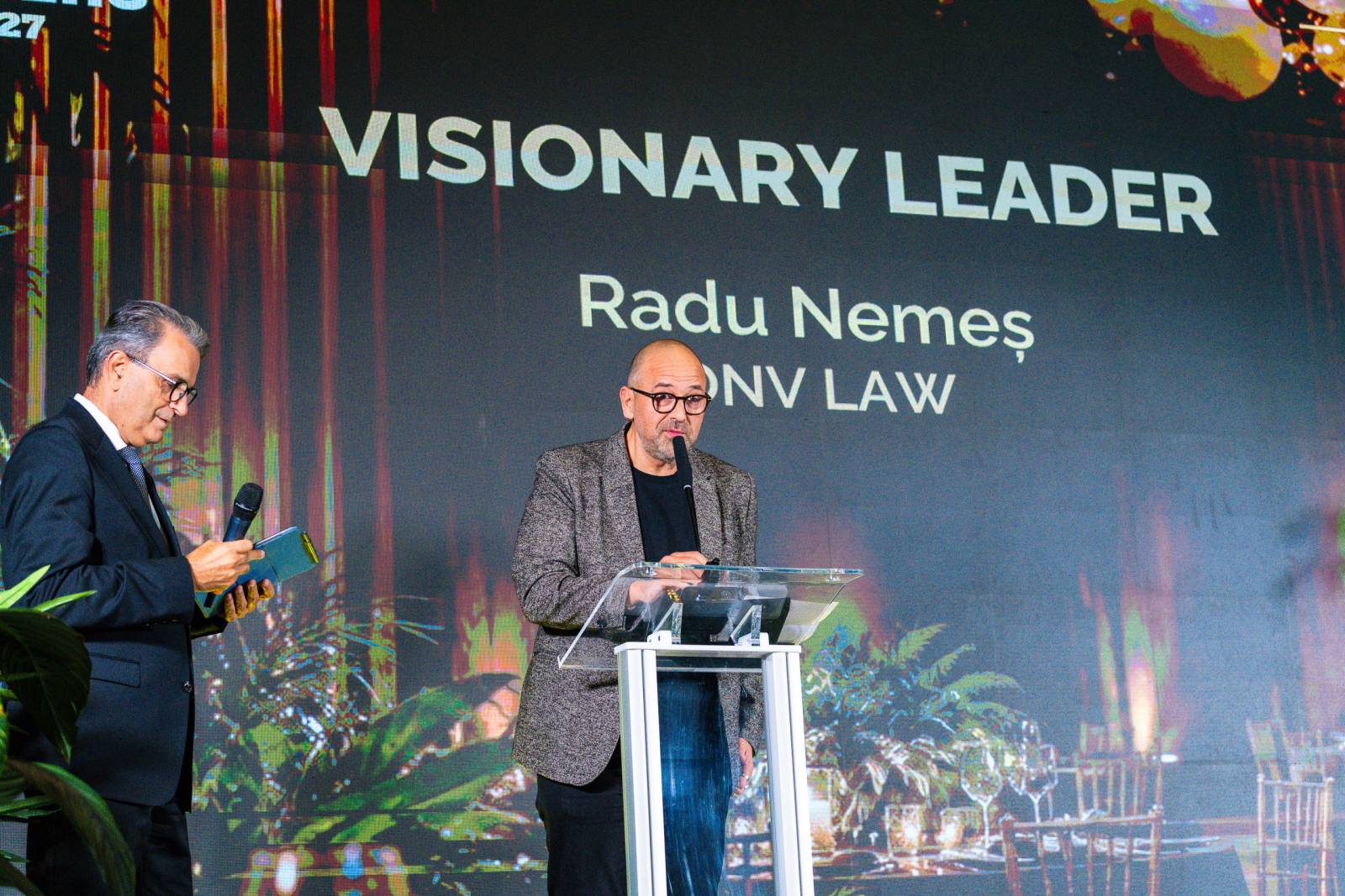 Cristian Pîrvulescu, cofondator și CEO ENEVO Group, premiat cu Visionary Leader Award la Gala Biz 27 6 DSC0572